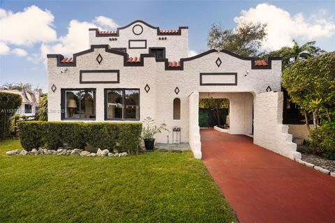 A home in Biscayne Park