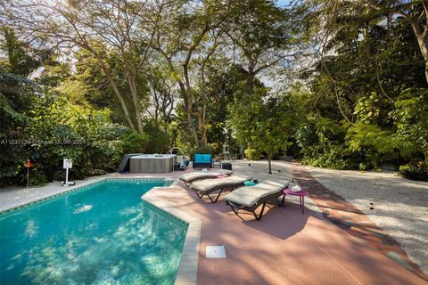 A home in Biscayne Park