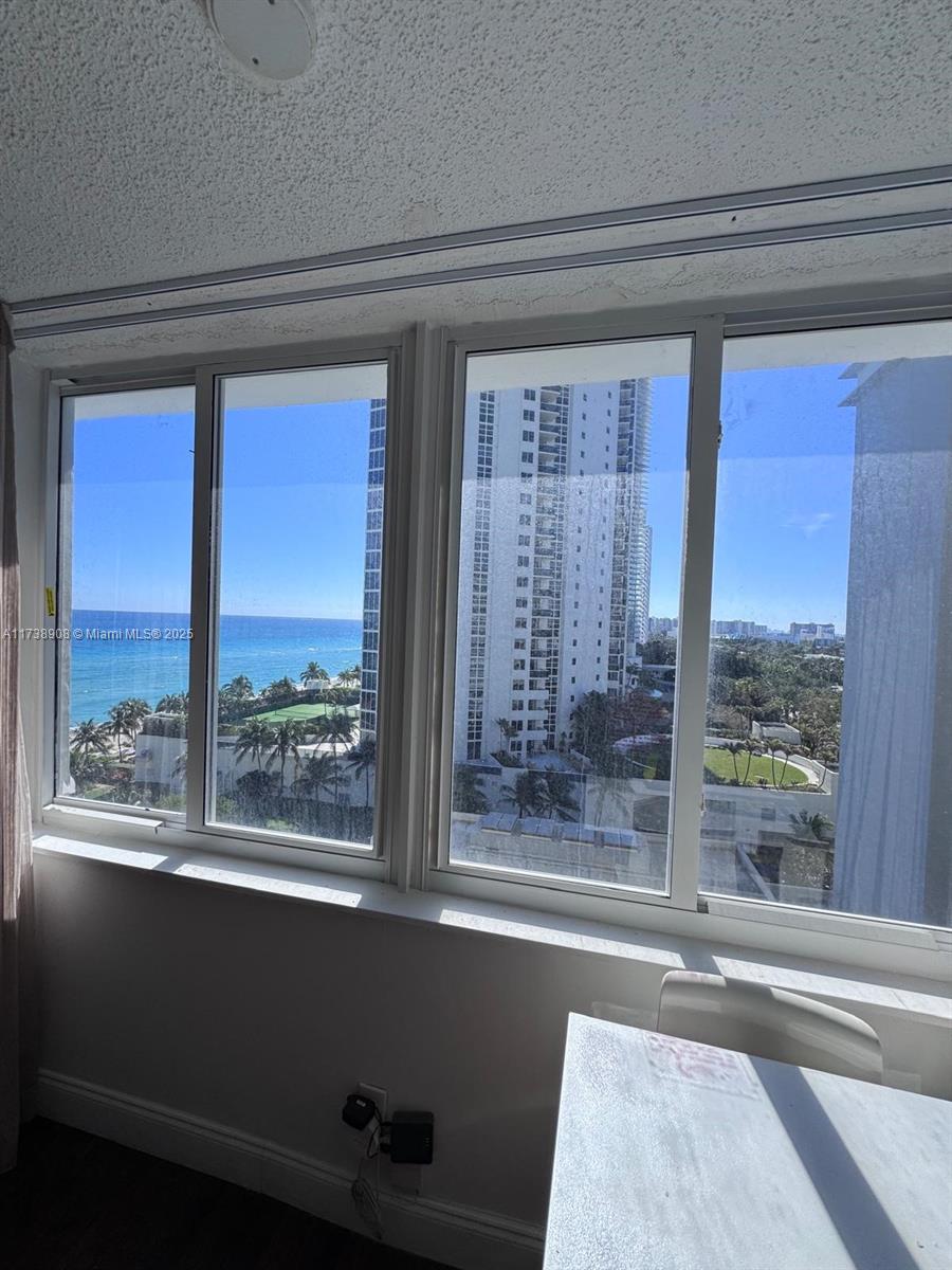 THE AVENTURA BEACH CLUB C - Residential