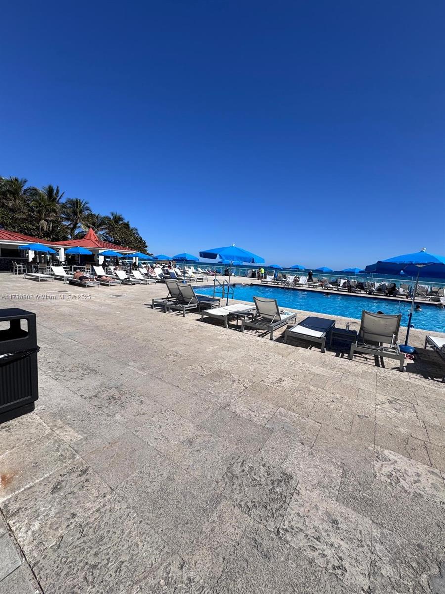 THE AVENTURA BEACH CLUB C - Residential