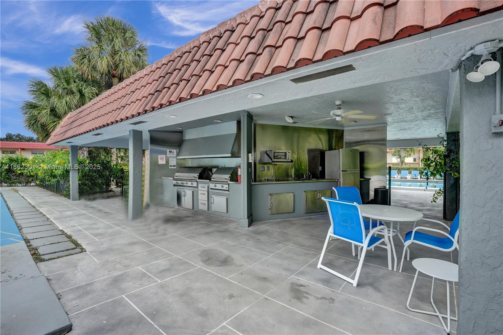 HOLLYBROOK - Residential