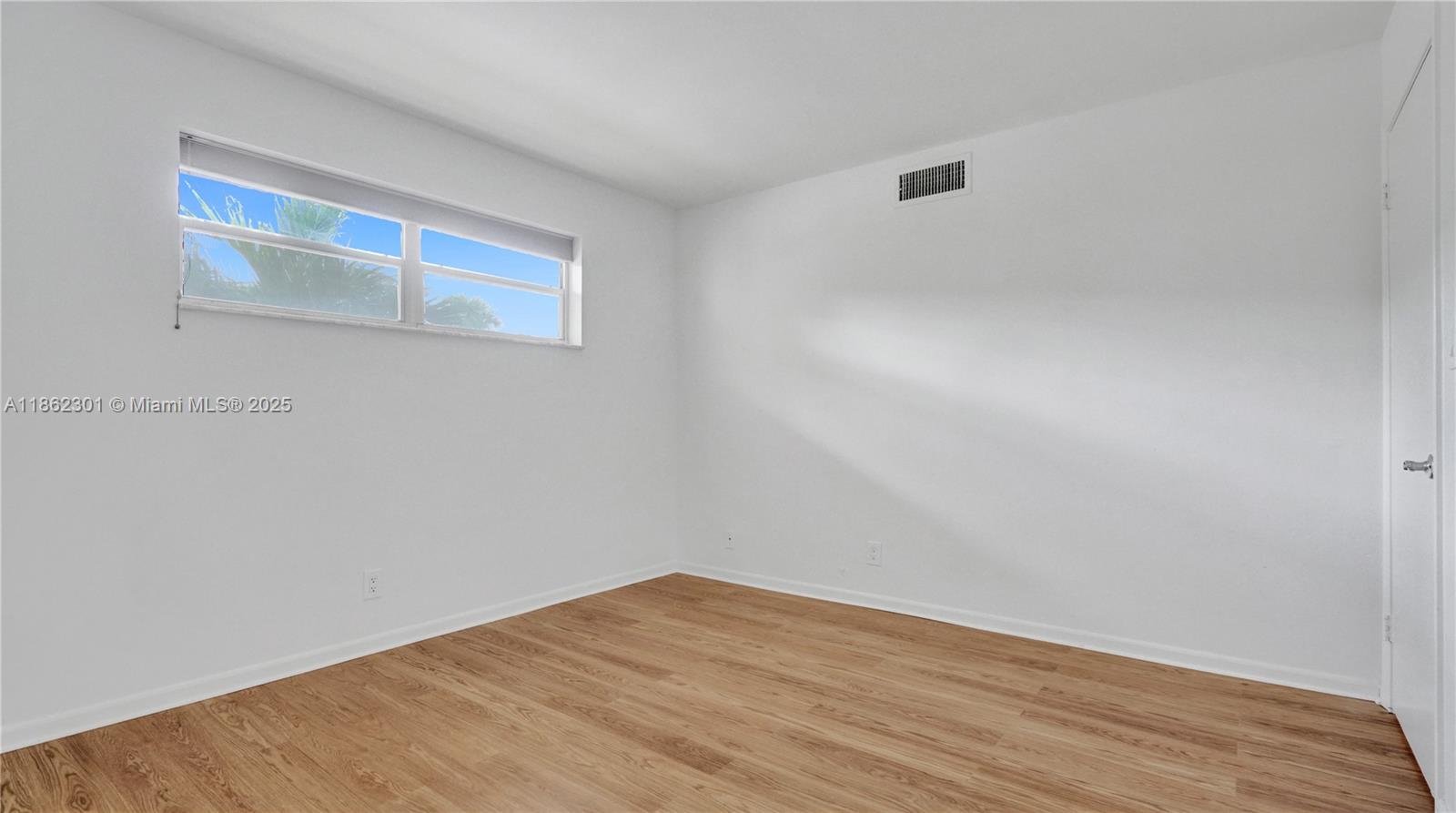 HOLLYBROOK - Residential