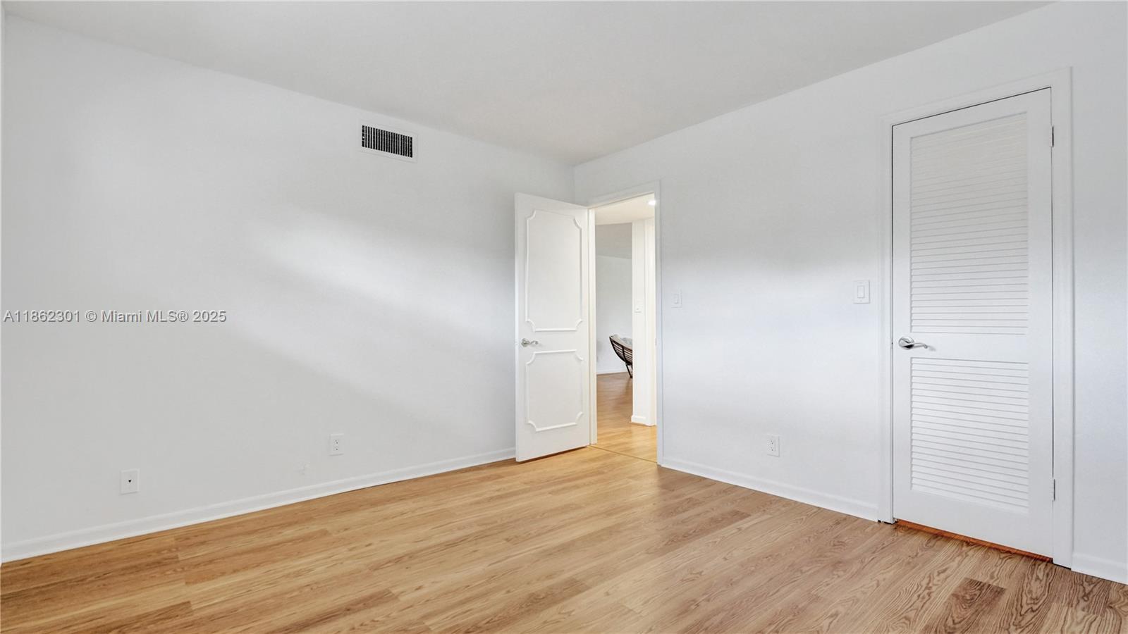 HOLLYBROOK - Residential