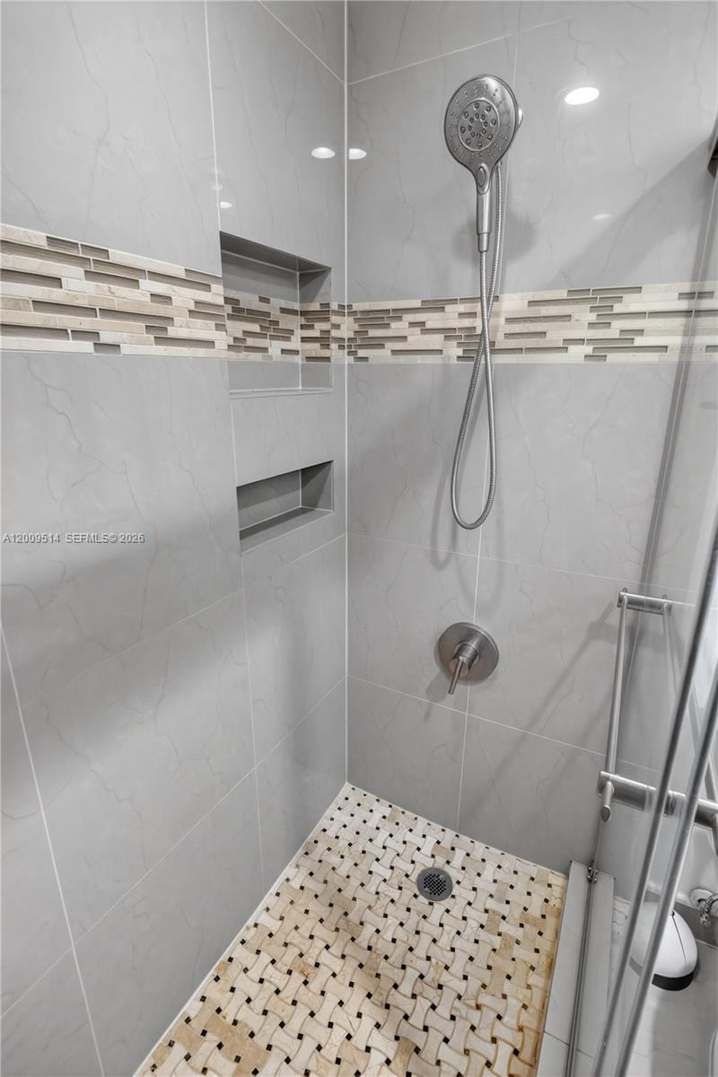 RIVERS BEND CONDO - Residential