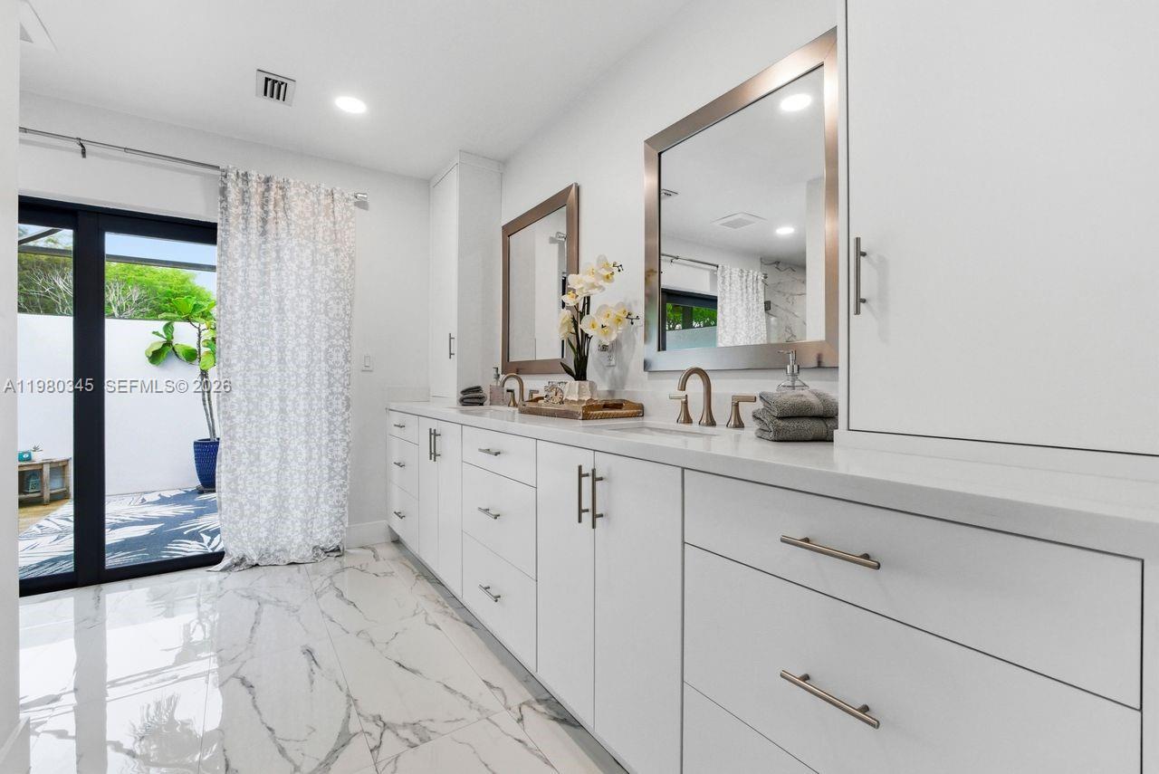 CHARLOTTE ESTATES - Residential