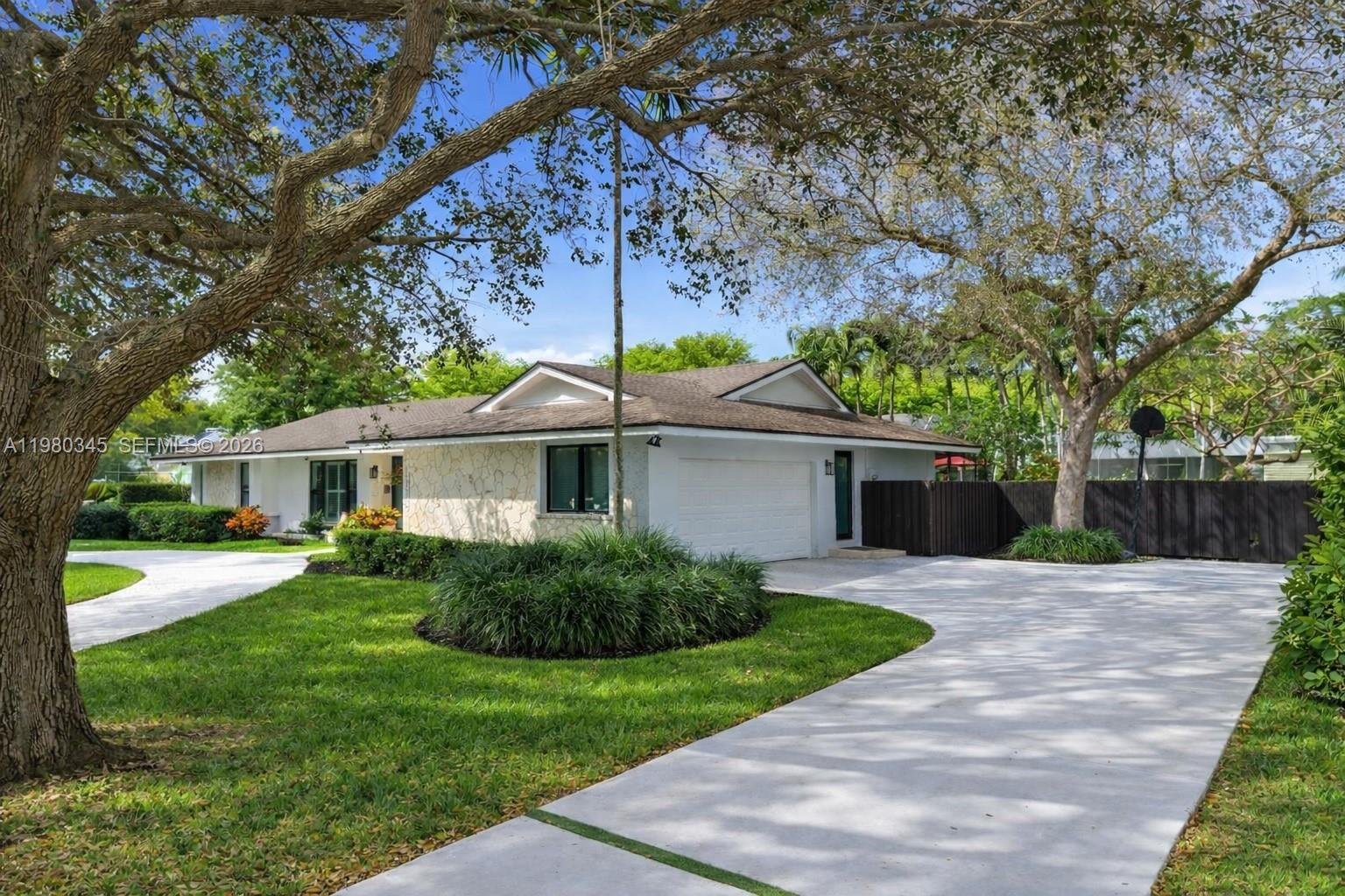 CHARLOTTE ESTATES - Residential