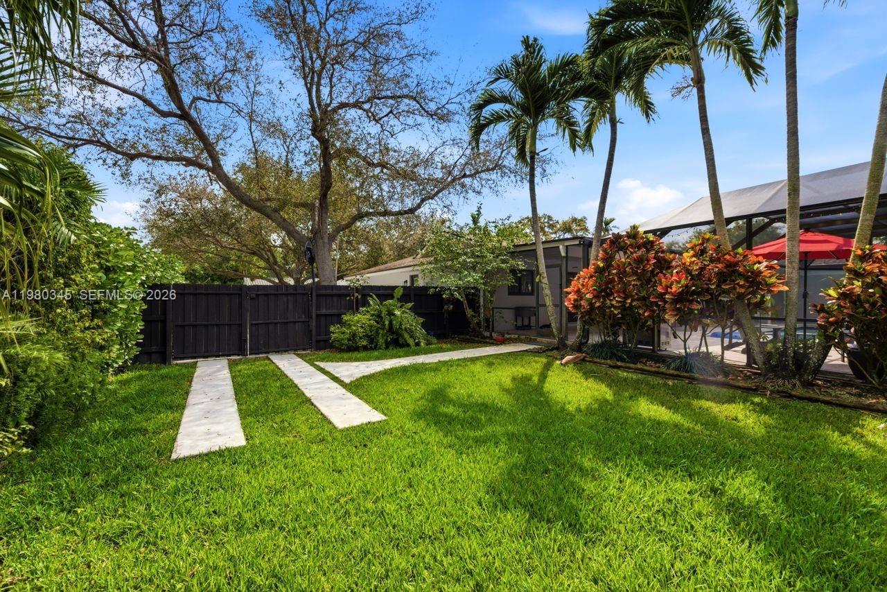 CHARLOTTE ESTATES - Residential