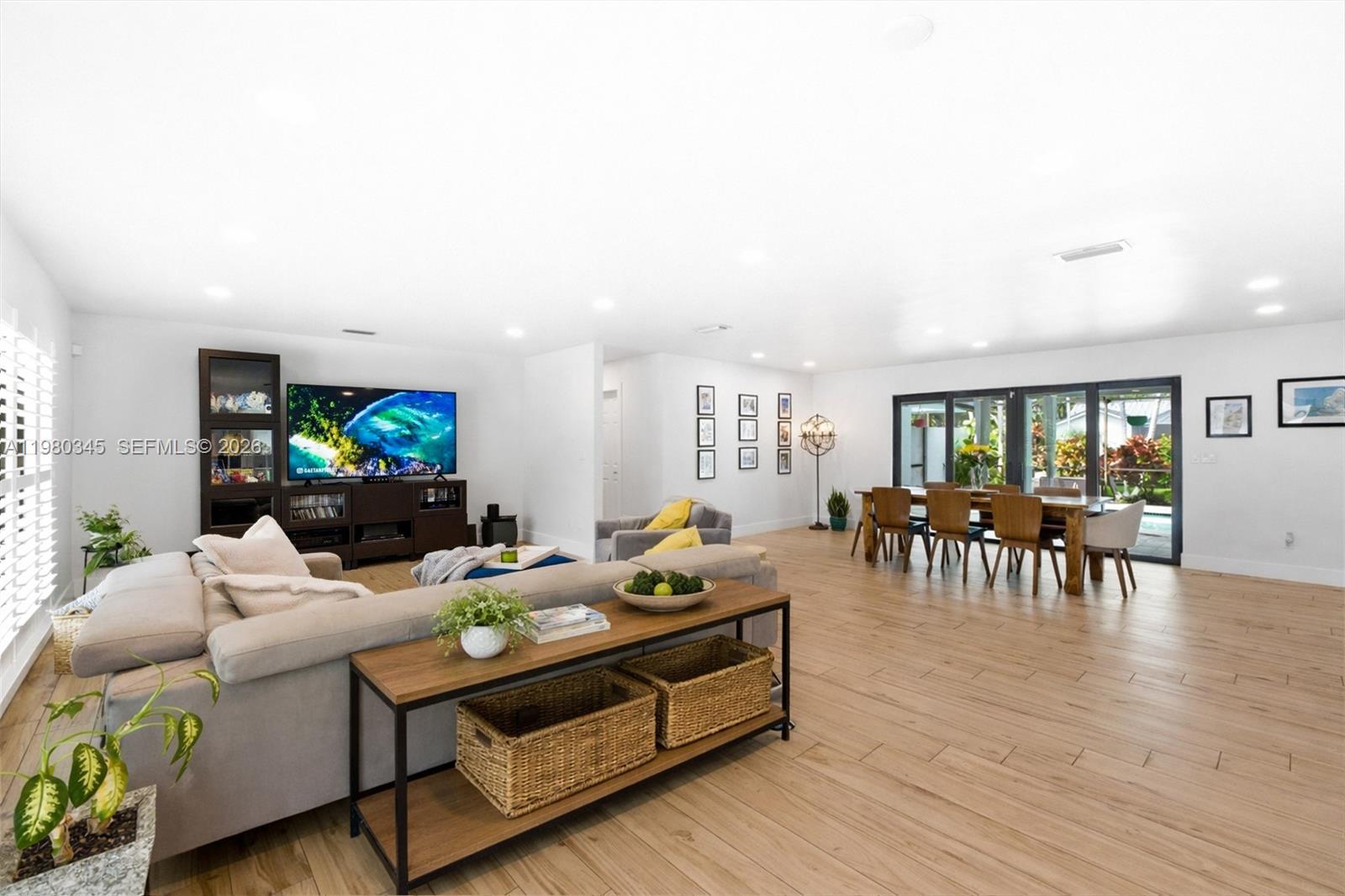 CHARLOTTE ESTATES - Residential