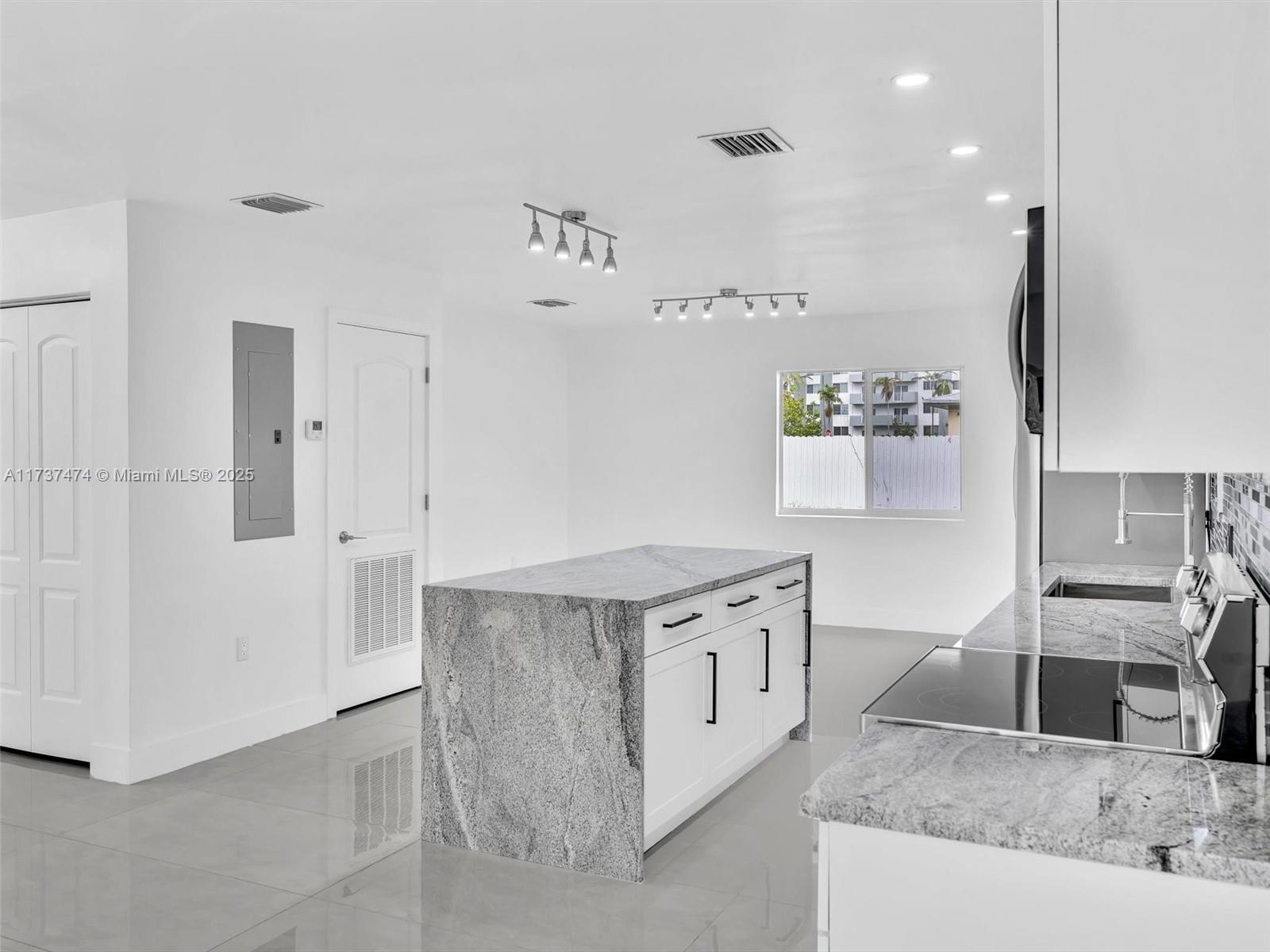 IRONS MANOR HIGH PINE ADD - Residential