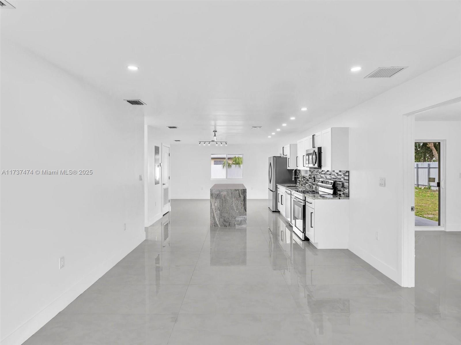 IRONS MANOR HIGH PINE ADD - Residential