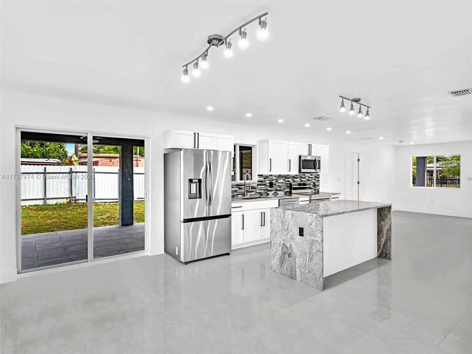 IRONS MANOR HIGH PINE ADD - Residential