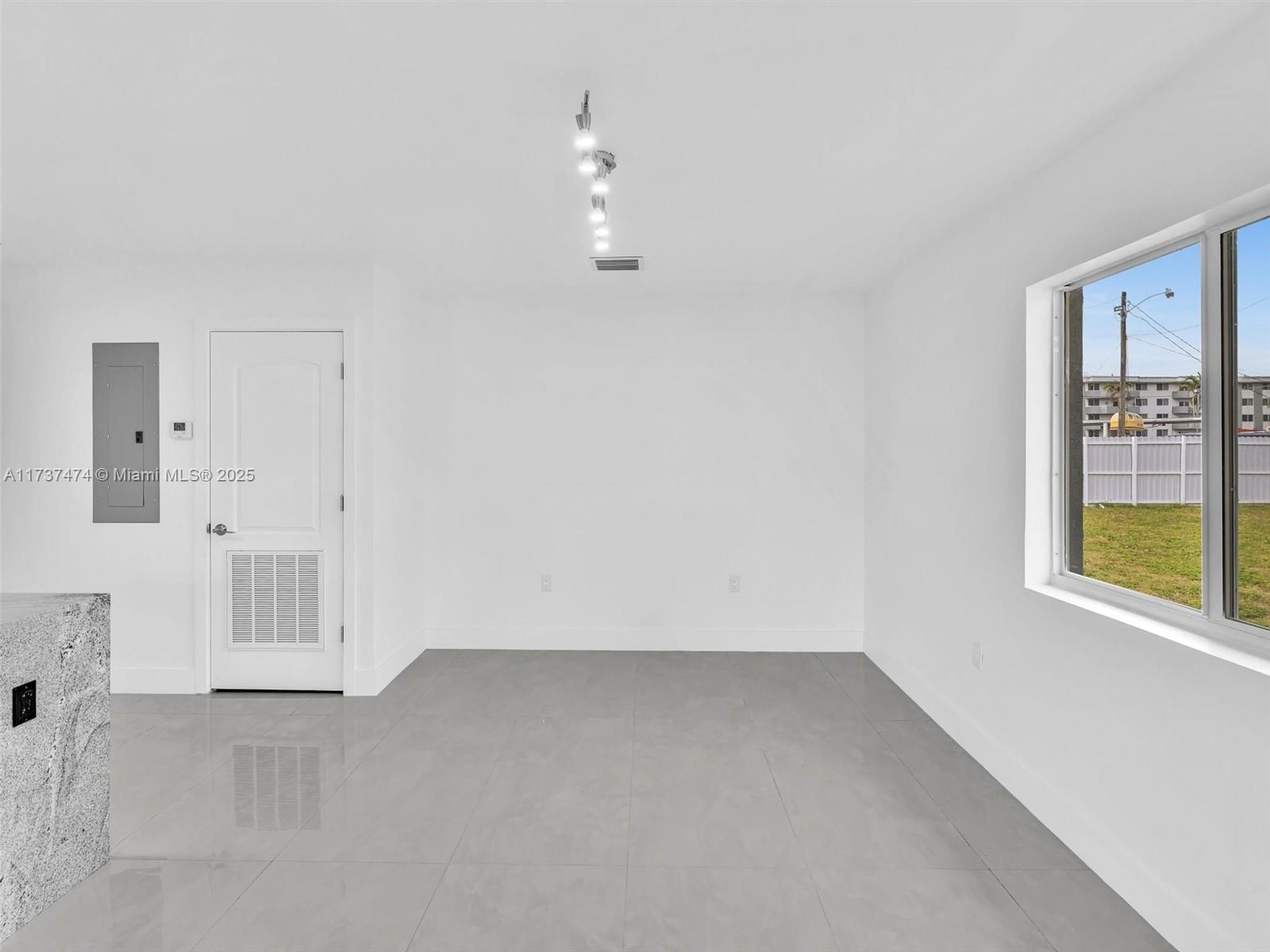 IRONS MANOR HIGH PINE ADD - Residential