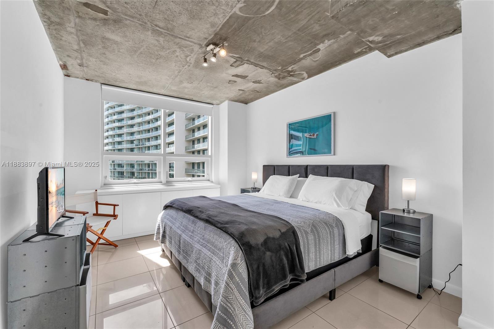 MIDBLOCK MIAMI CONDO - Residential