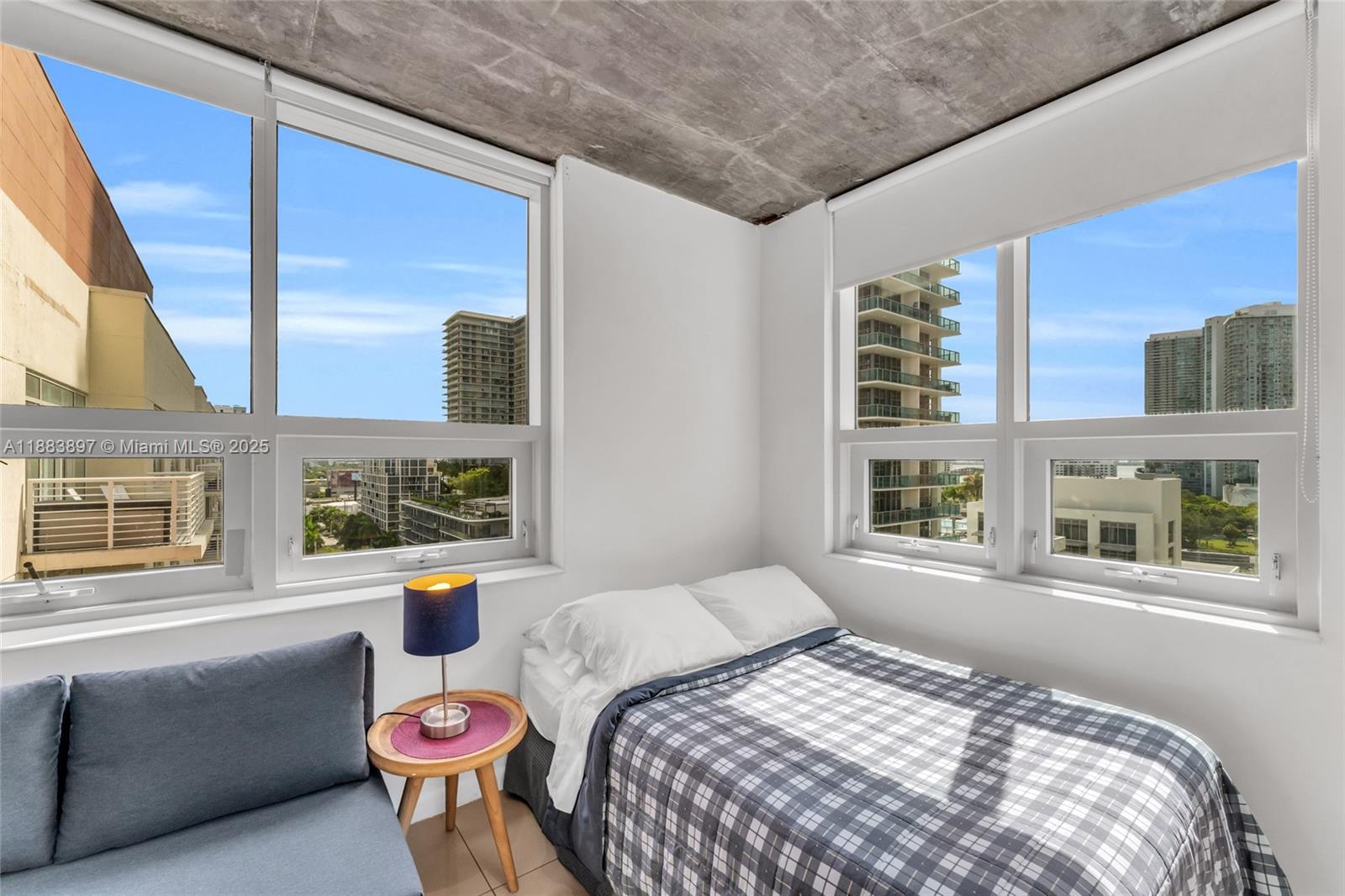 MIDBLOCK MIAMI CONDO - Residential