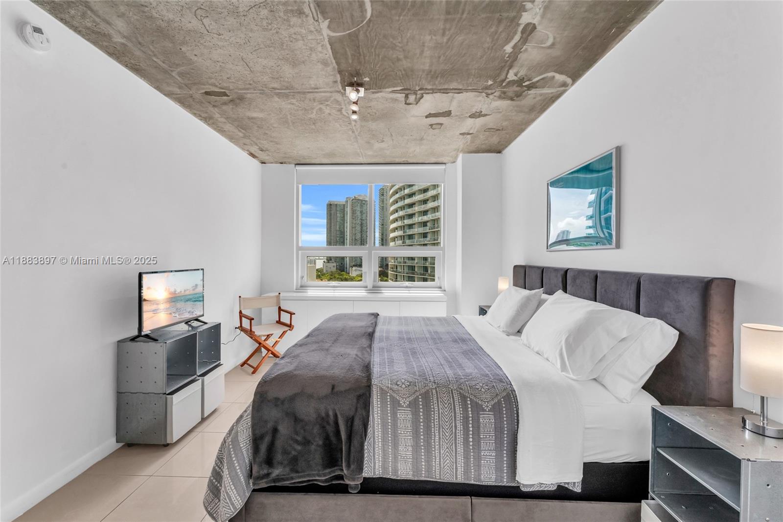MIDBLOCK MIAMI CONDO - Residential