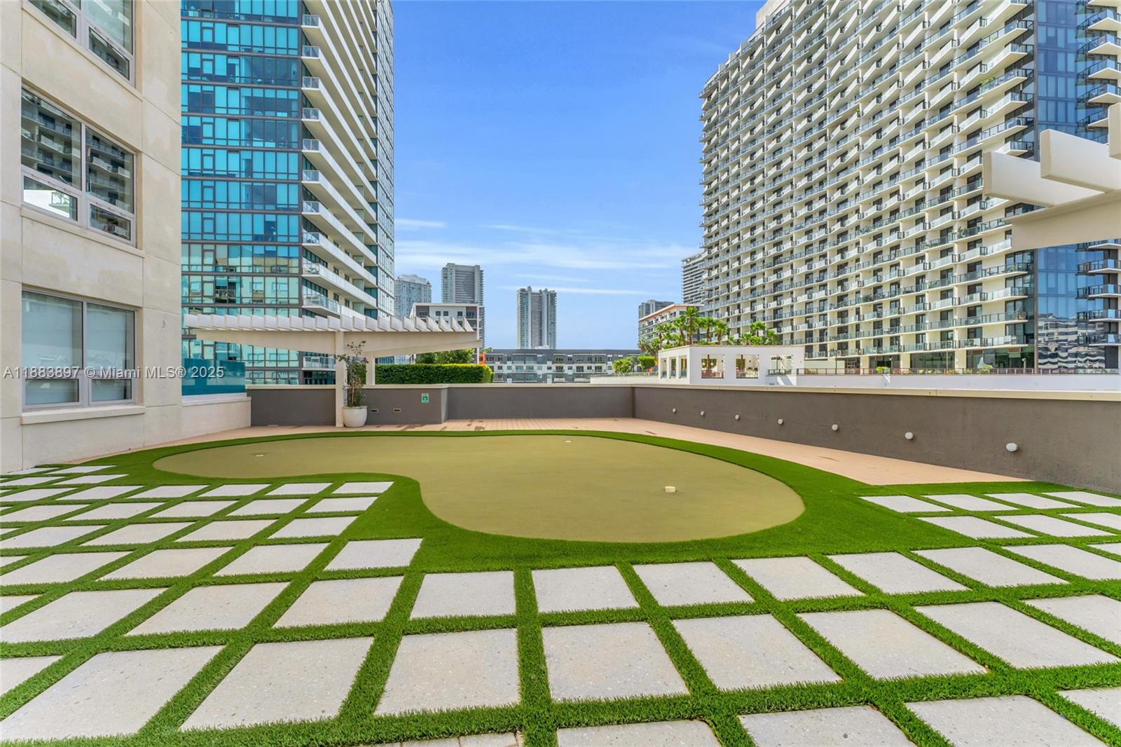 MIDBLOCK MIAMI CONDO - Residential