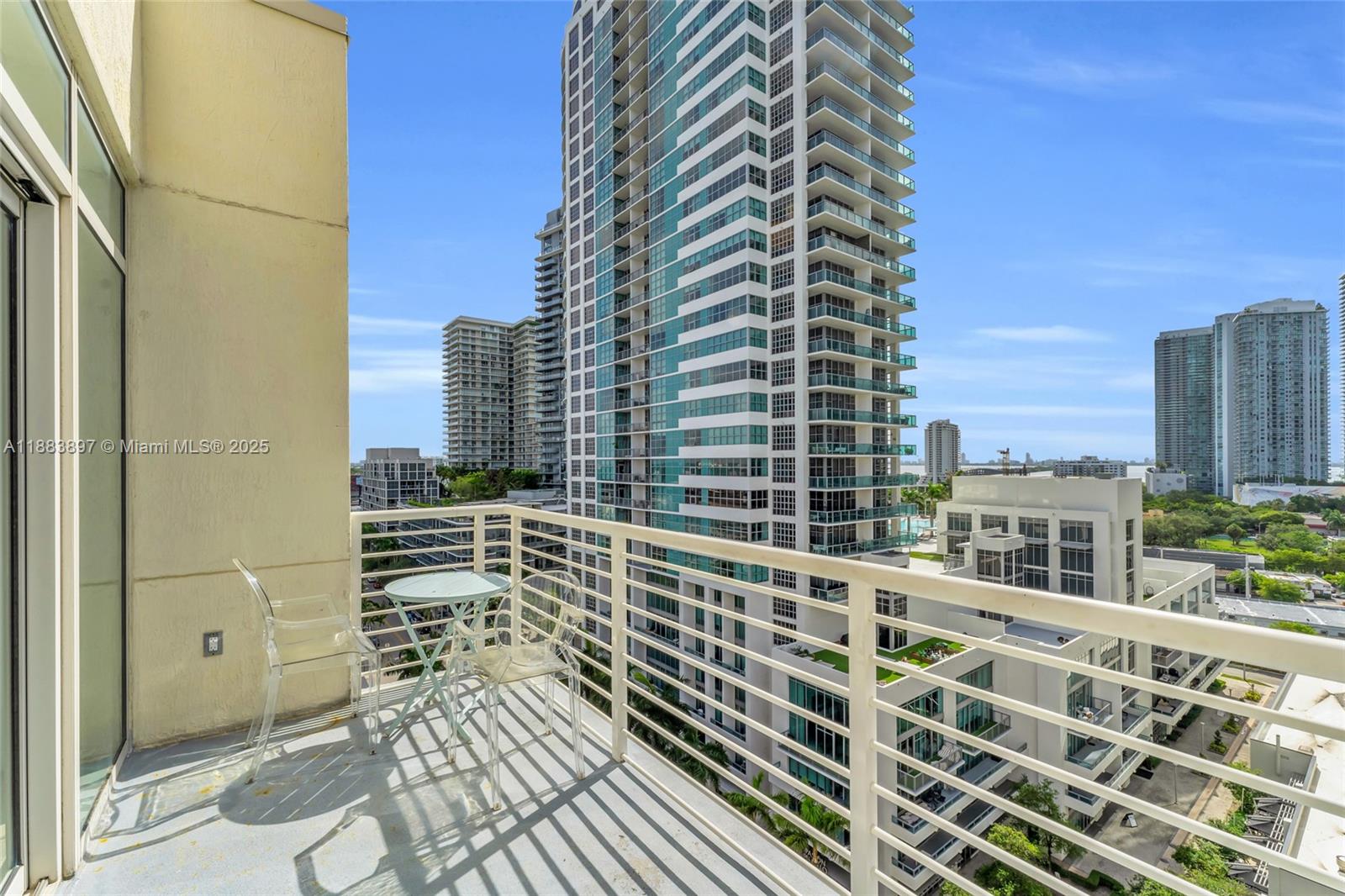 MIDBLOCK MIAMI CONDO - Residential