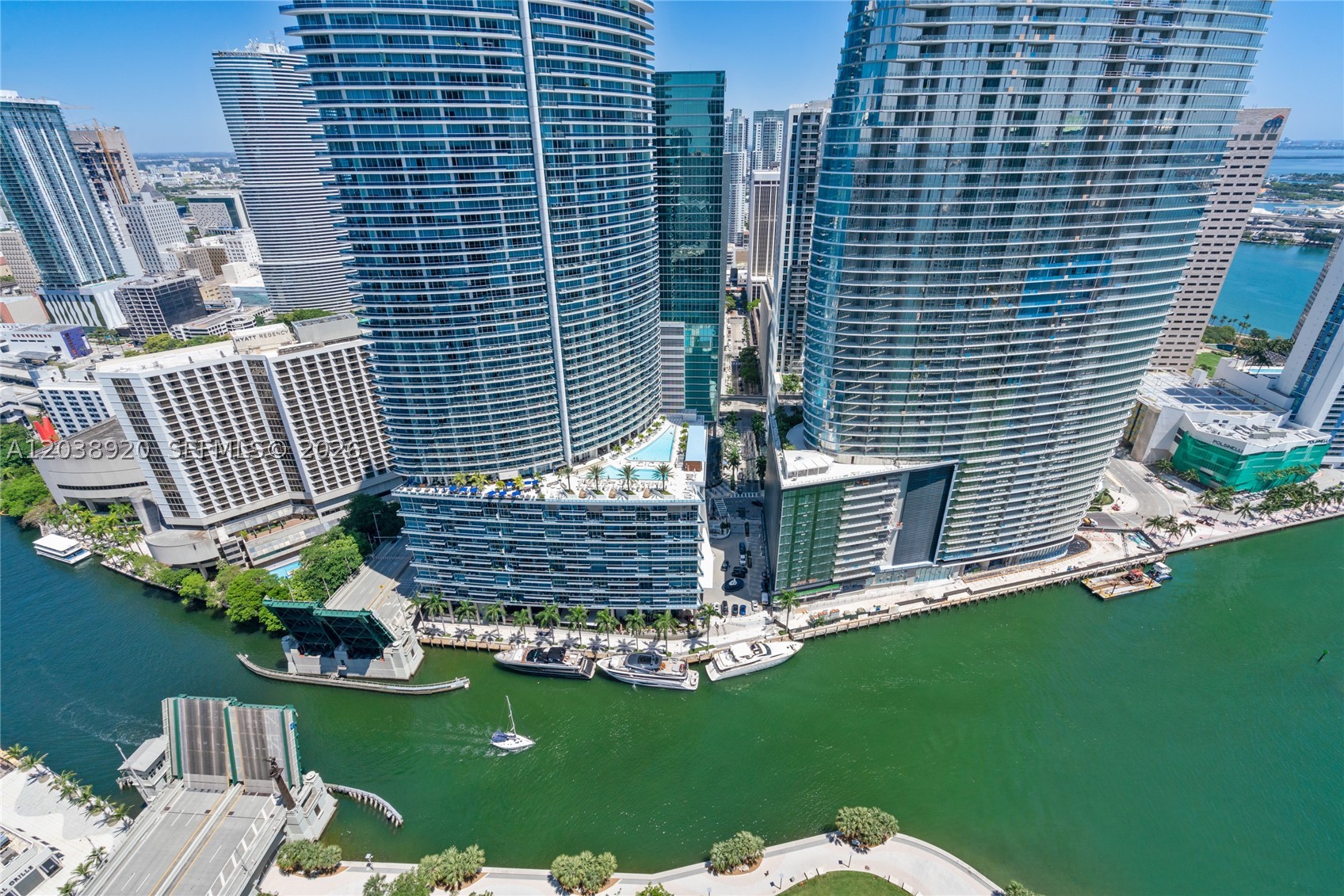 475 Brickell Ave 4315