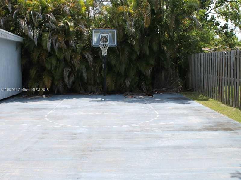 UNIVERSITY PINES - Residential