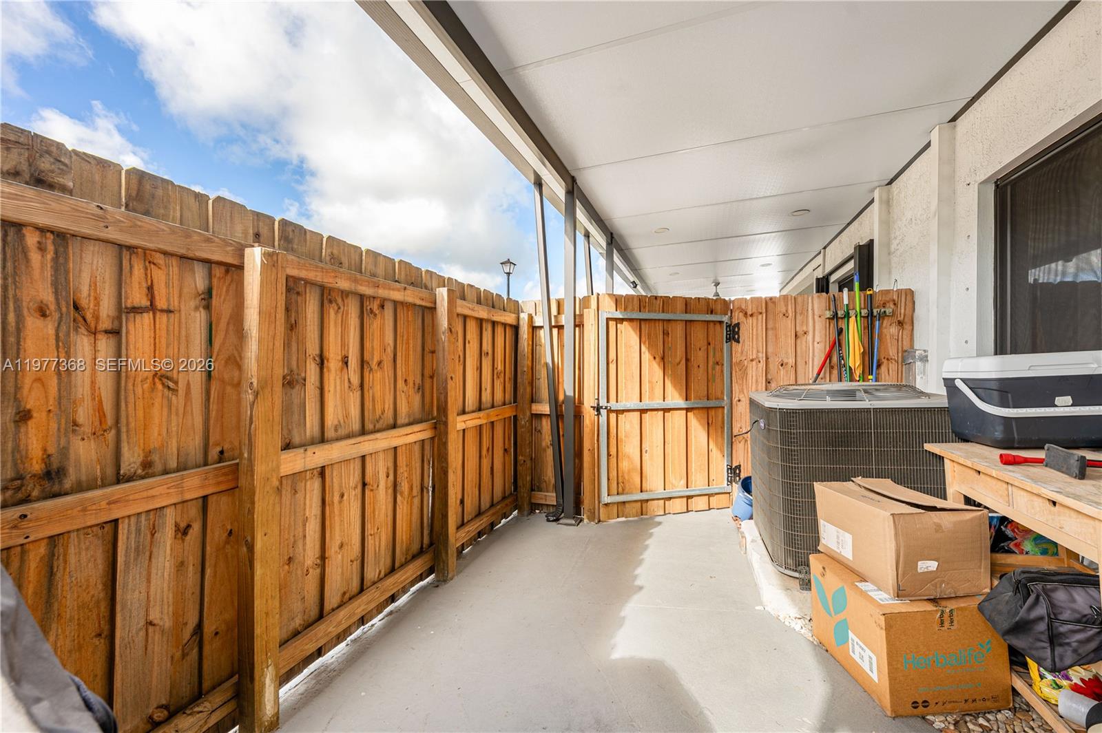 TROPICAL BREEZE TOWNHOUSE - Residential