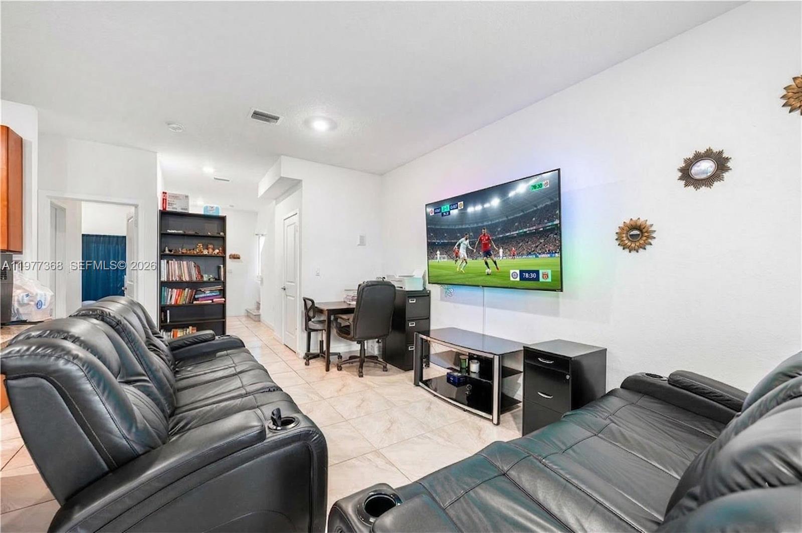 TROPICAL BREEZE TOWNHOUSE - Residential