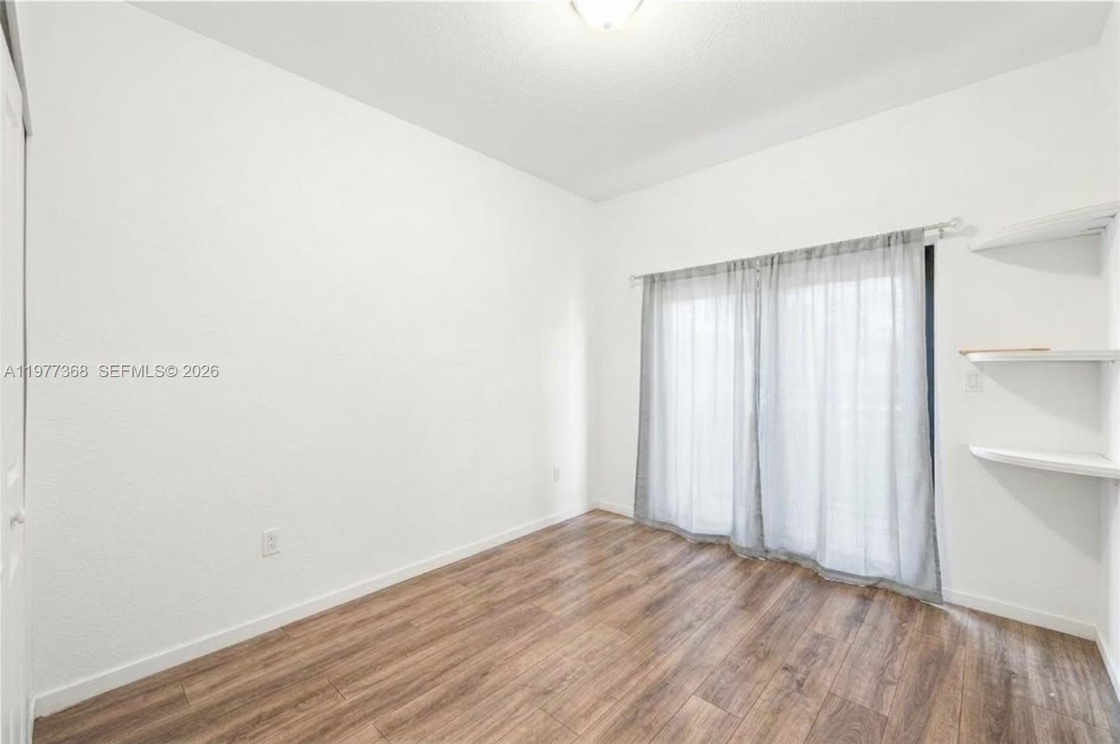 TROPICAL BREEZE TOWNHOUSE - Residential