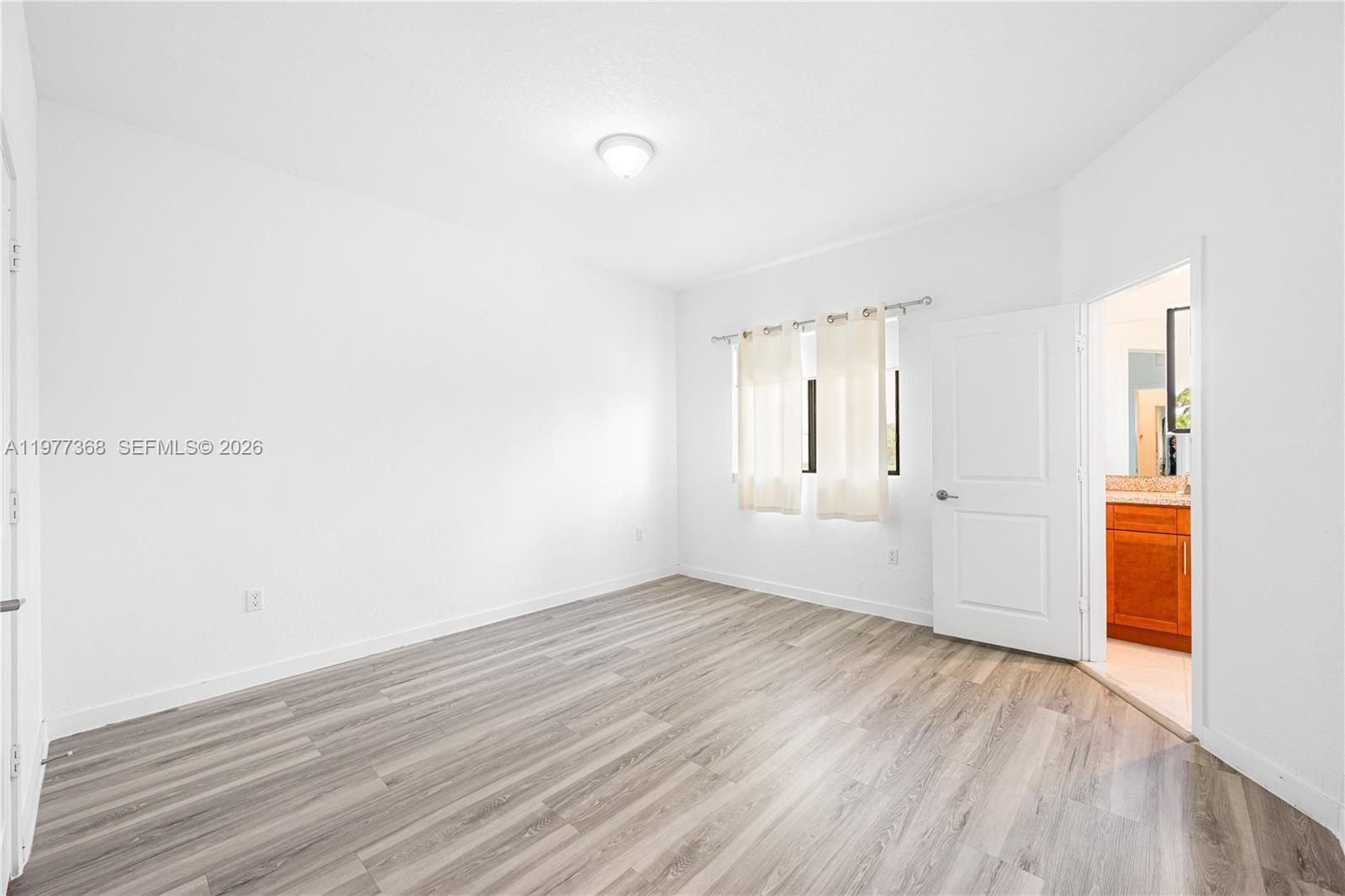 TROPICAL BREEZE TOWNHOUSE - Residential