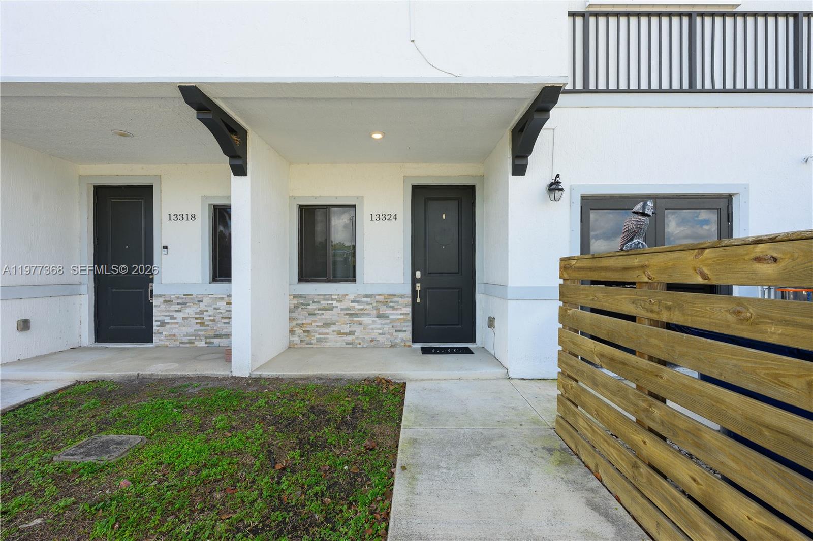 TROPICAL BREEZE TOWNHOUSE - Residential