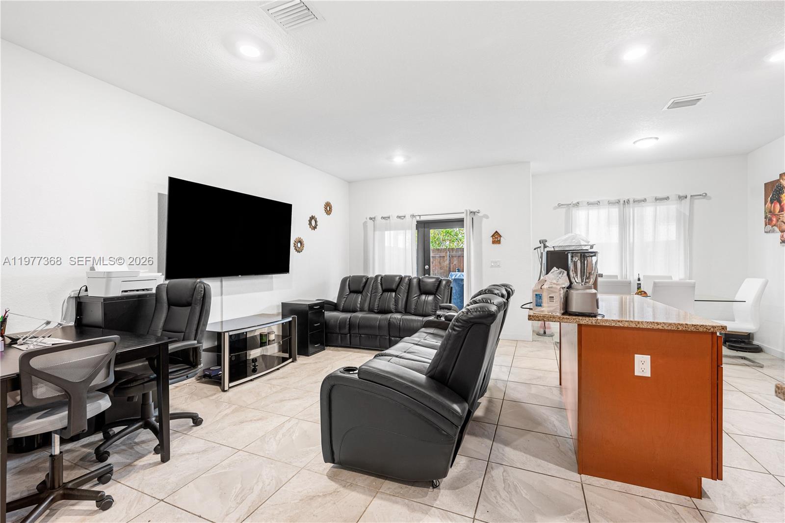 TROPICAL BREEZE TOWNHOUSE - Residential