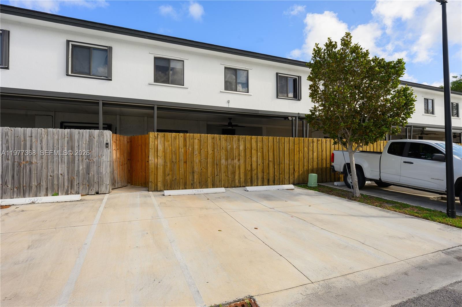 TROPICAL BREEZE TOWNHOUSE - Residential