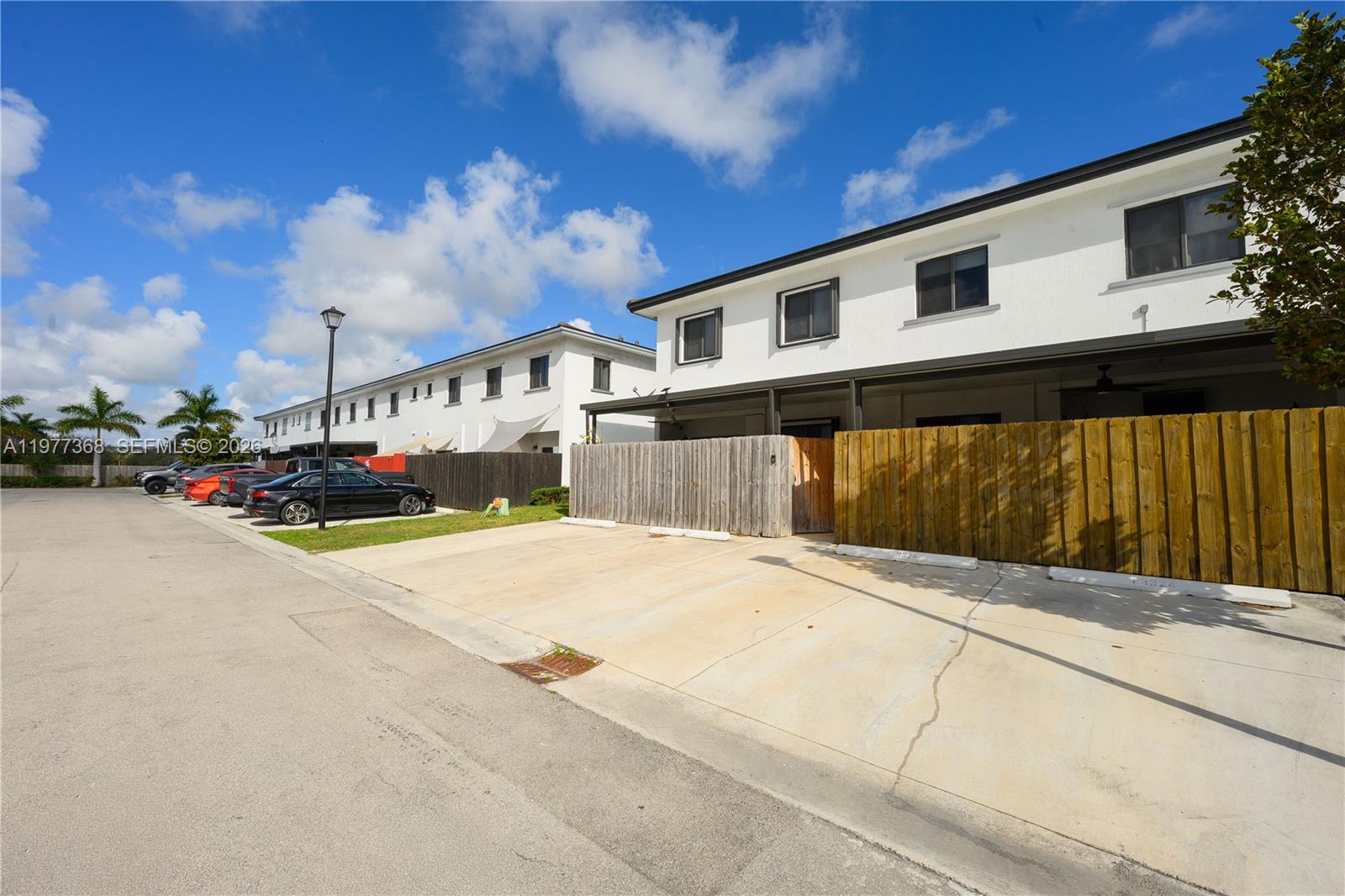 TROPICAL BREEZE TOWNHOUSE - Residential