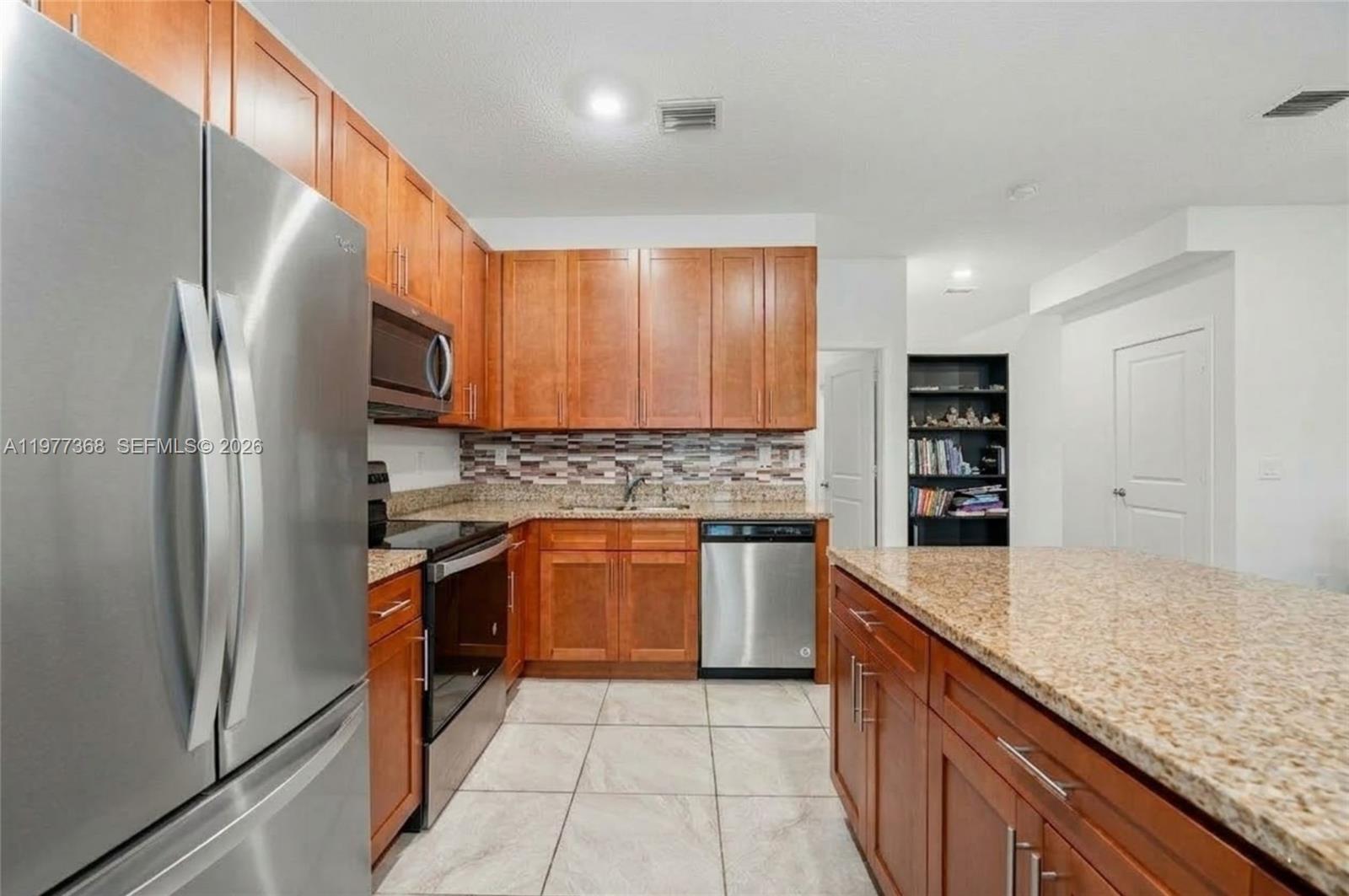 TROPICAL BREEZE TOWNHOUSE - Residential