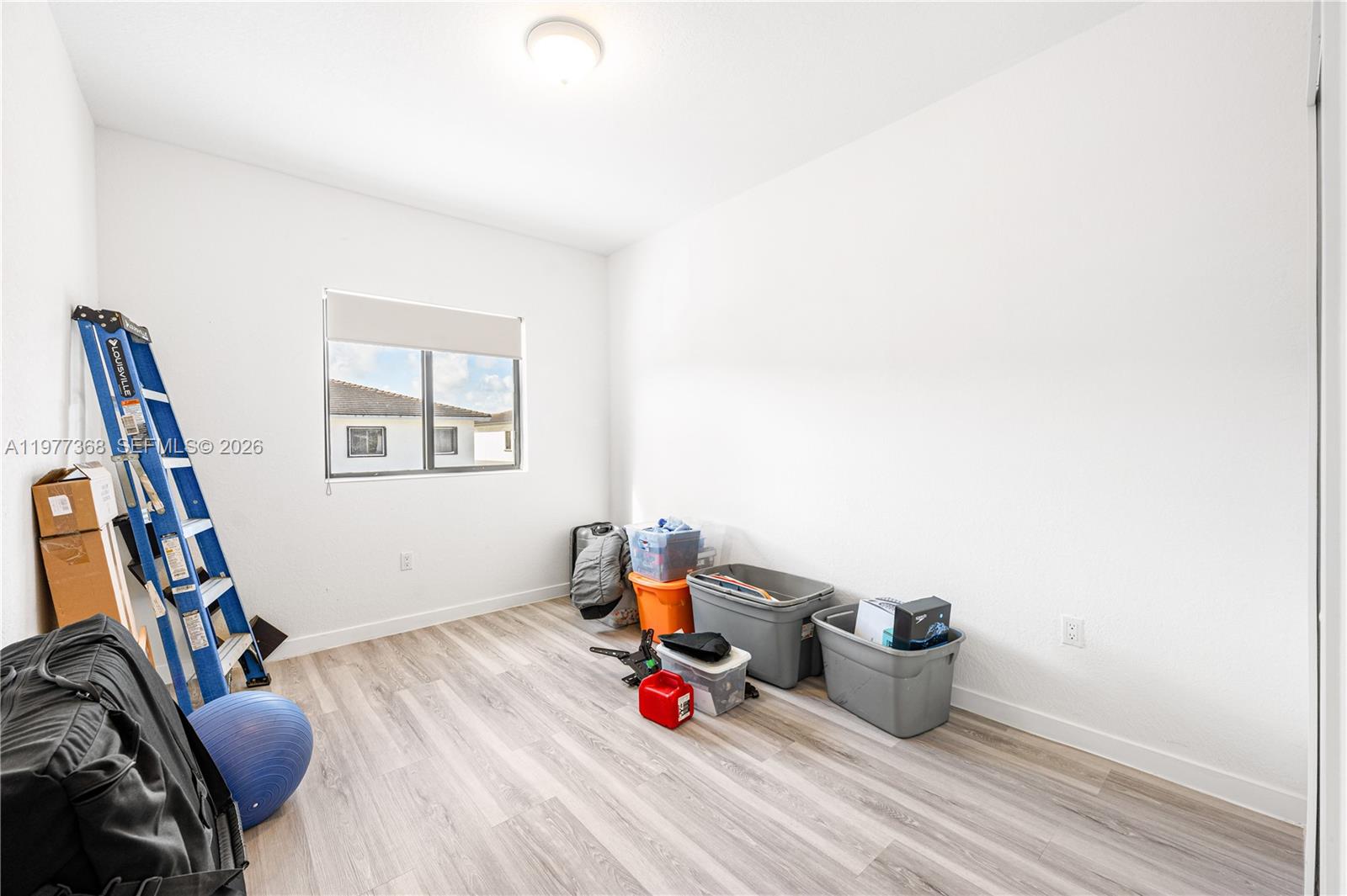 TROPICAL BREEZE TOWNHOUSE - Residential