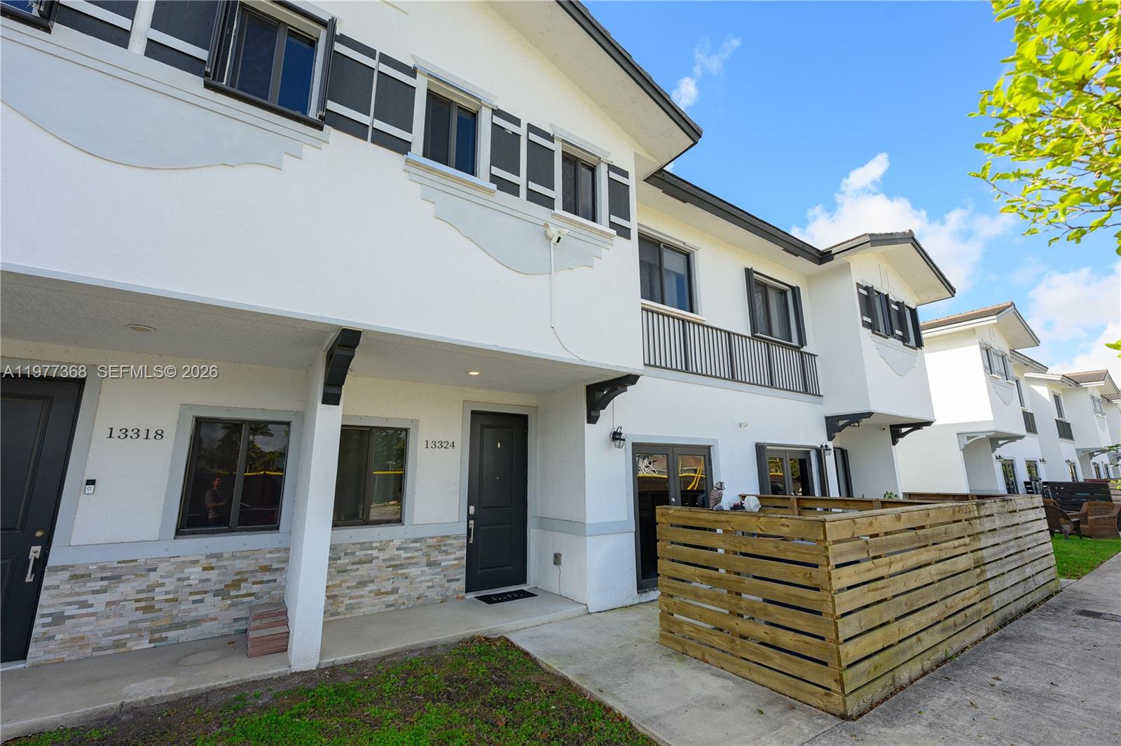 TROPICAL BREEZE TOWNHOUSE - Residential