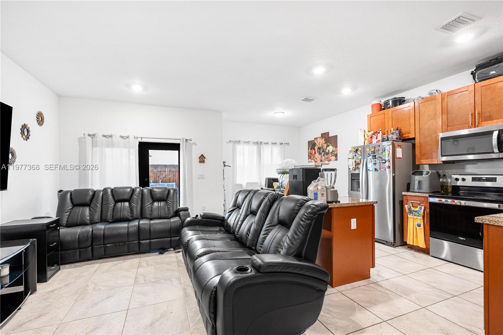 TROPICAL BREEZE TOWNHOUSE - Residential