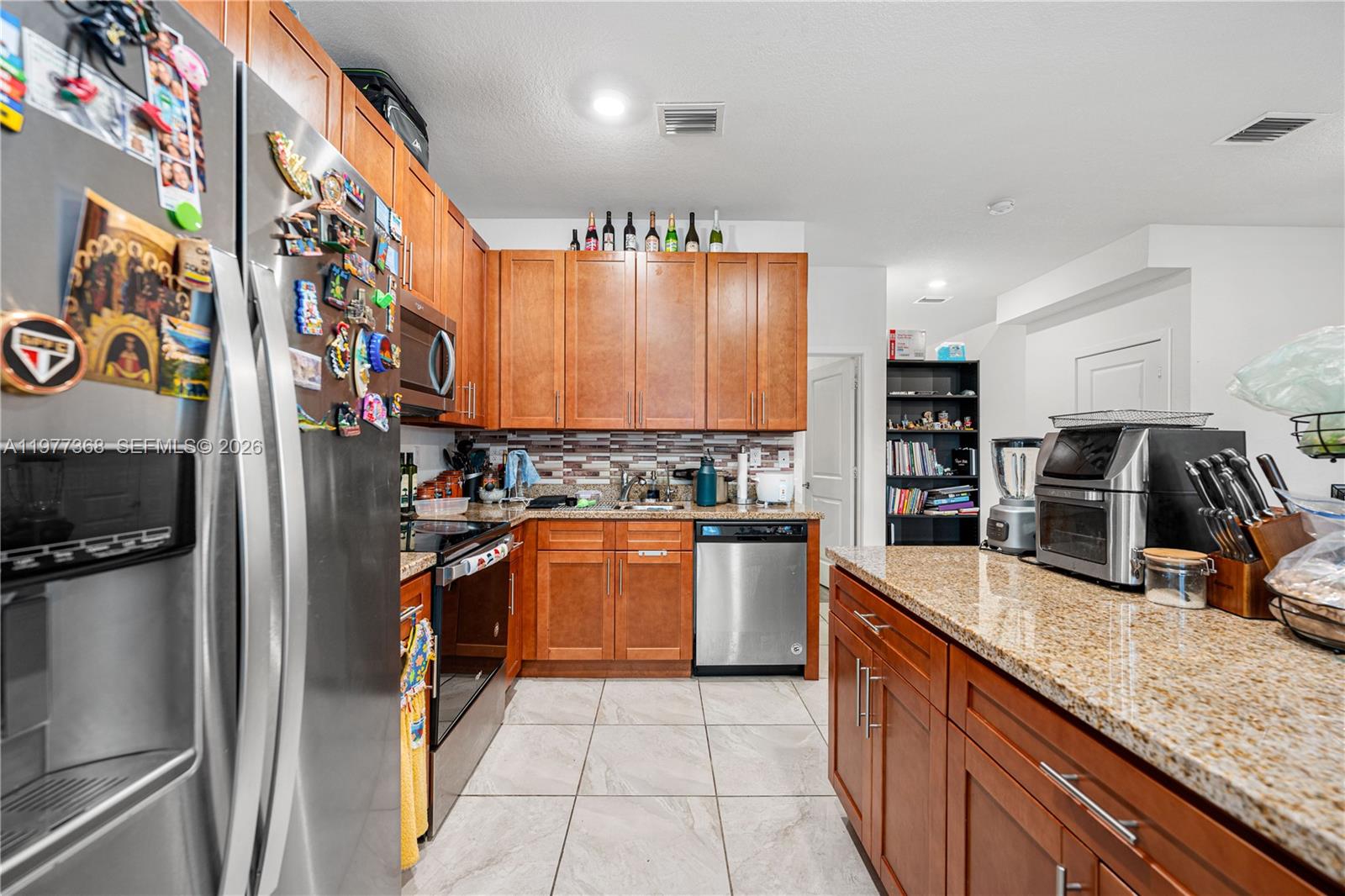 TROPICAL BREEZE TOWNHOUSE - Residential