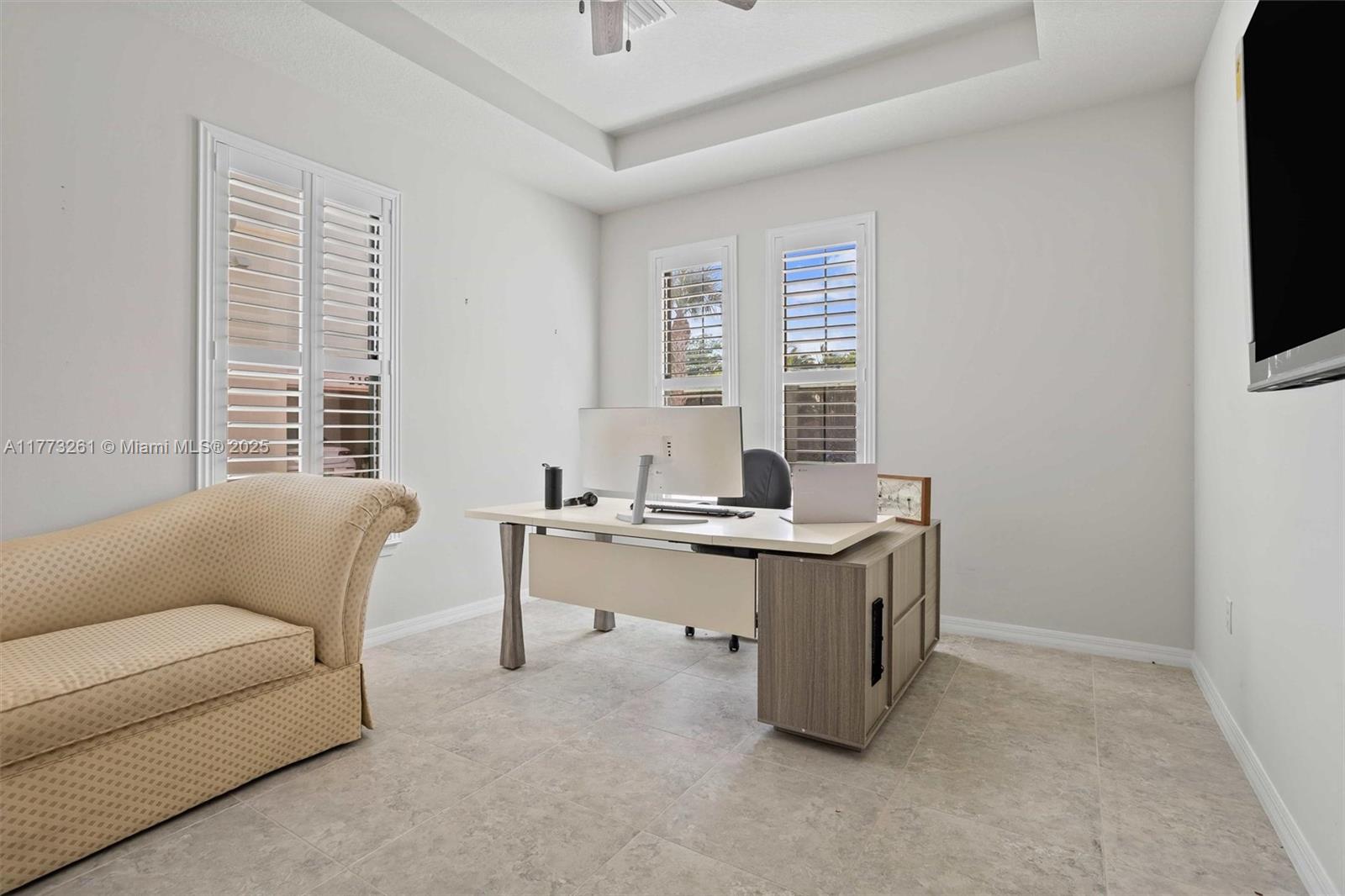BOCA FLORES - Residential