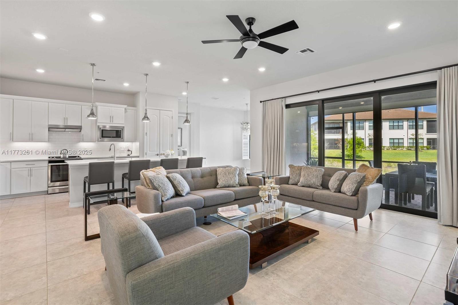BOCA FLORES - Residential
