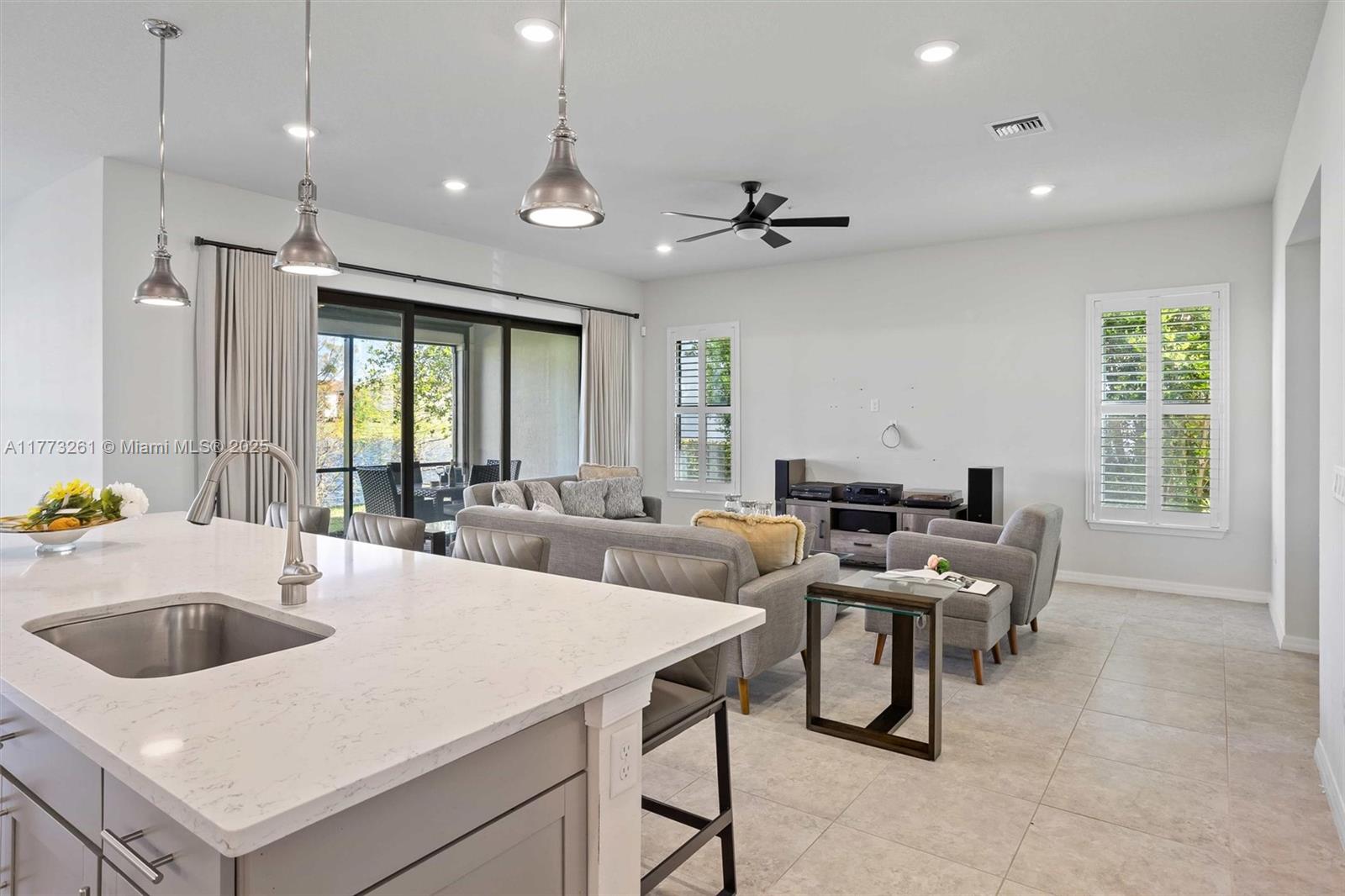 BOCA FLORES - Residential