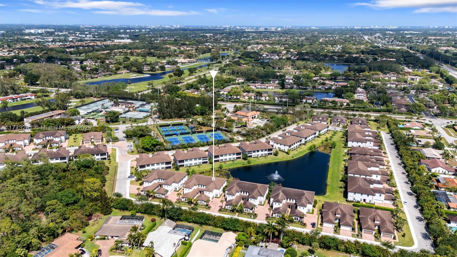BOCA FLORES - Residential