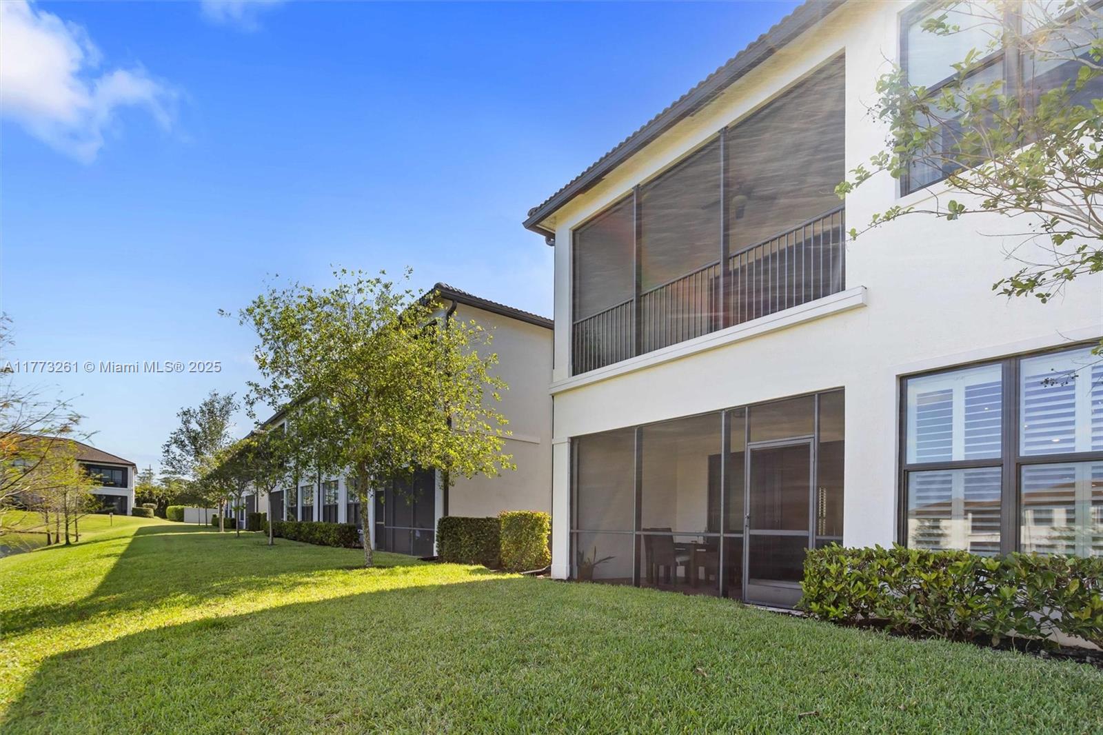 BOCA FLORES - Residential