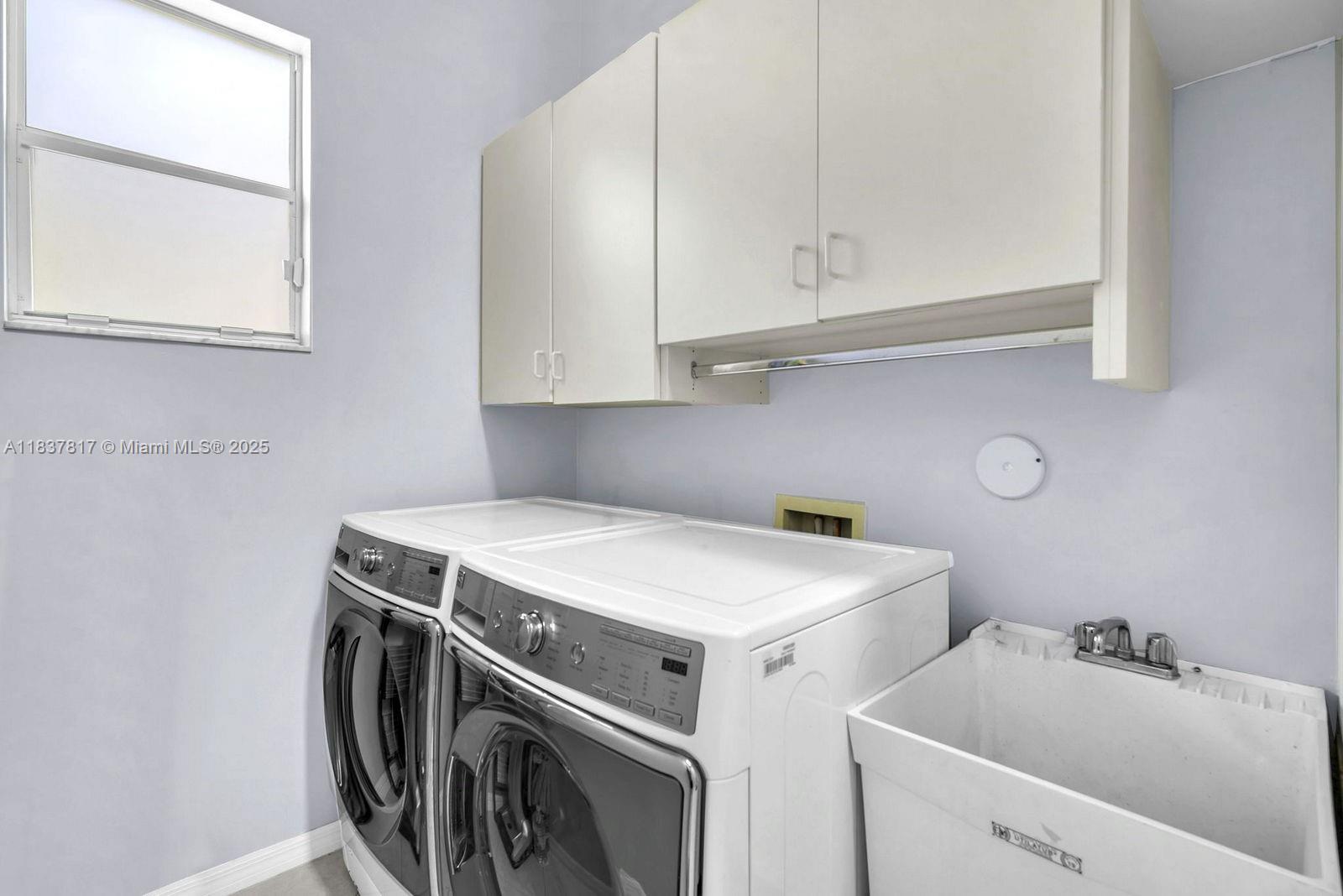 LAGO ESTATES - Residential