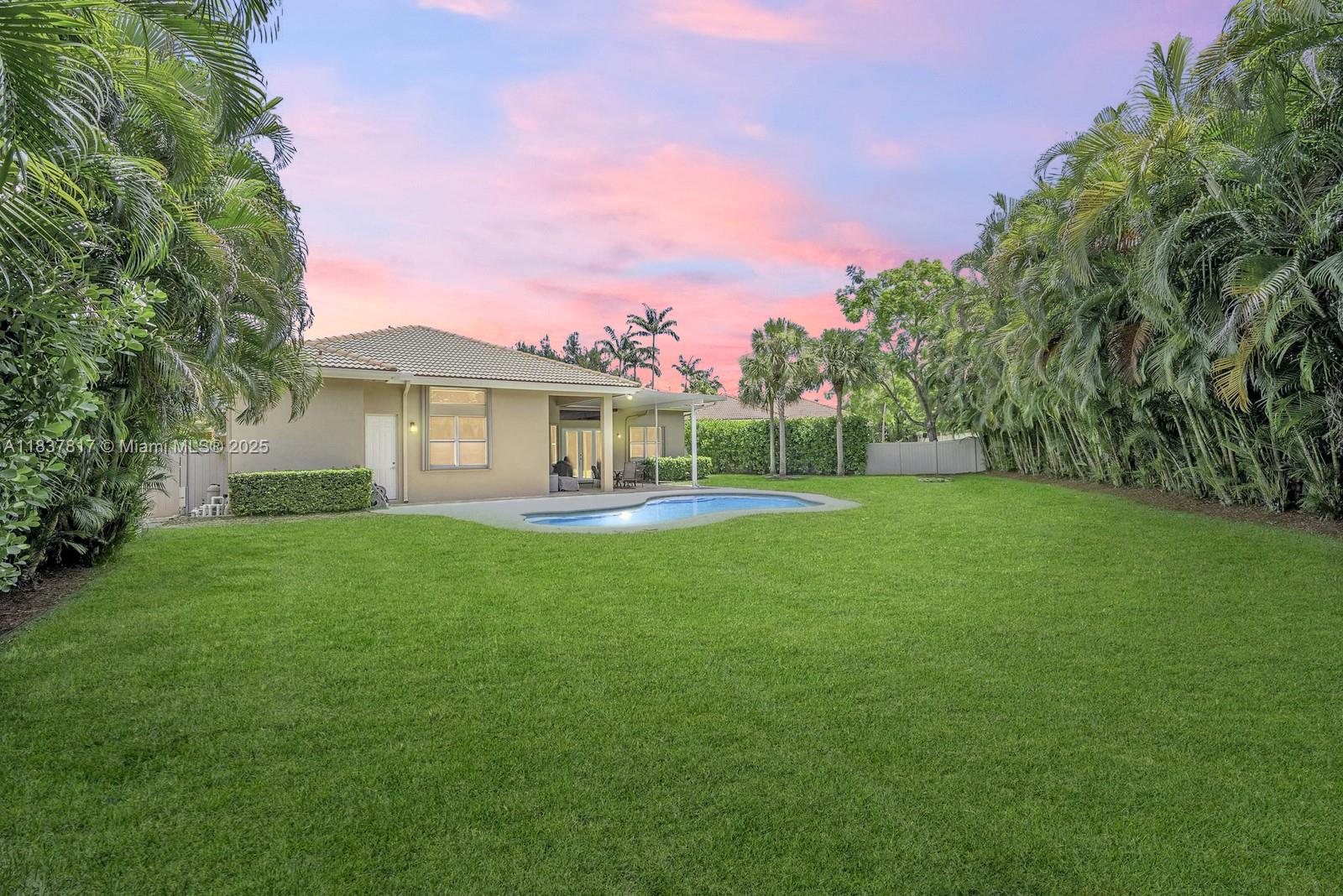 LAGO ESTATES - Residential