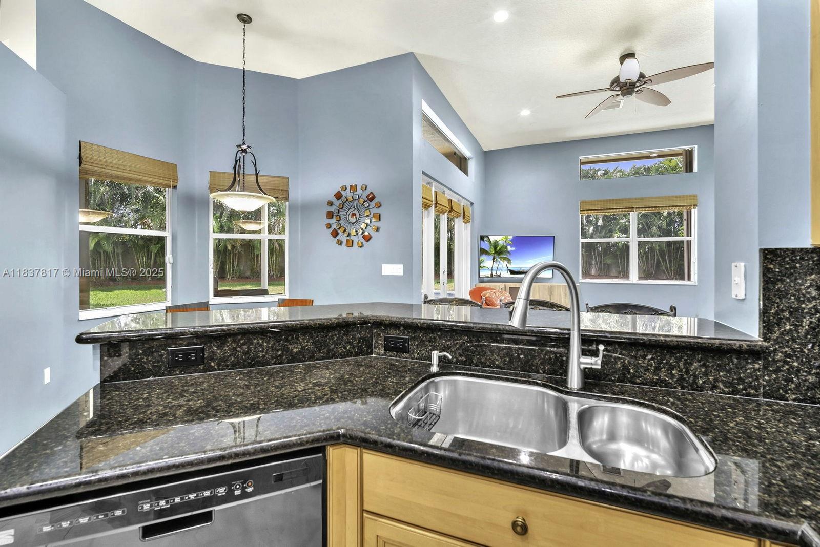 LAGO ESTATES - Residential