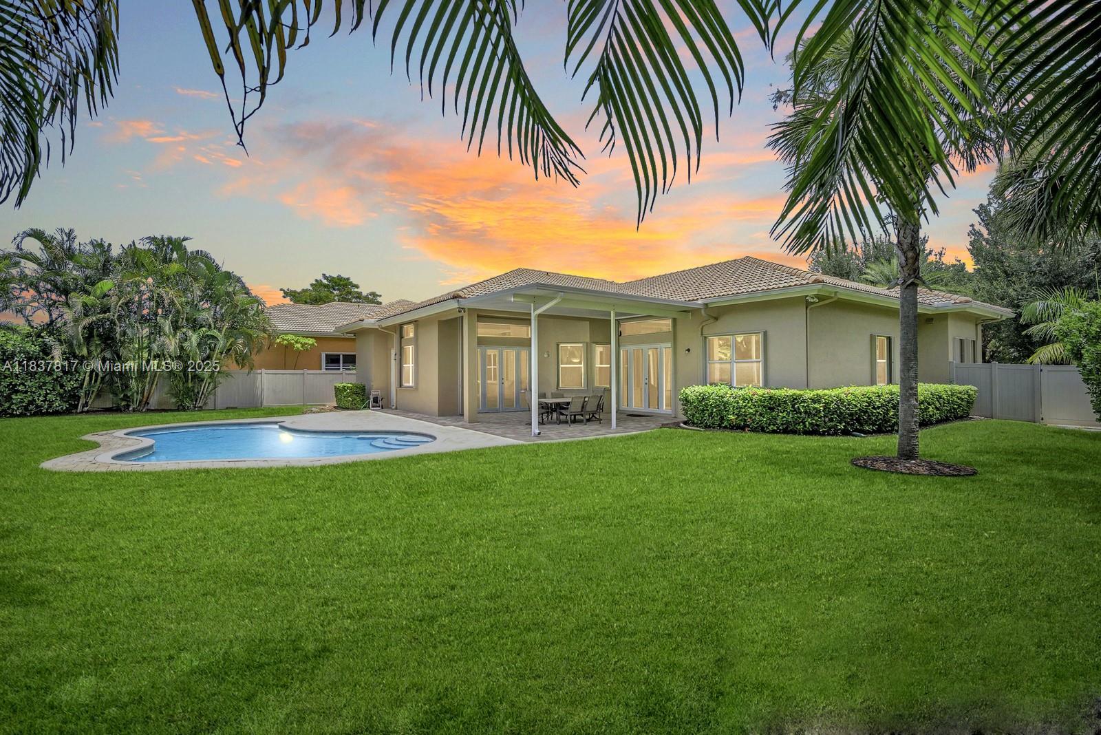 LAGO ESTATES - Residential