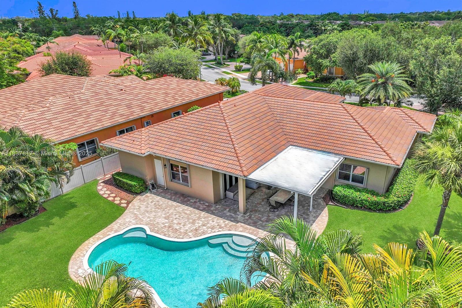 LAGO ESTATES - Residential