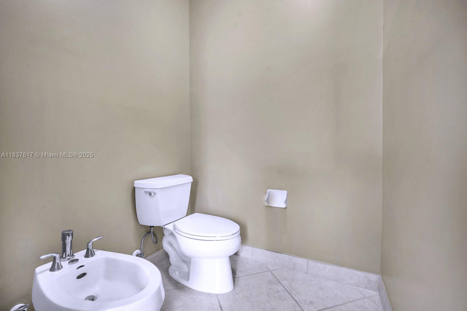 LAGO ESTATES - Residential