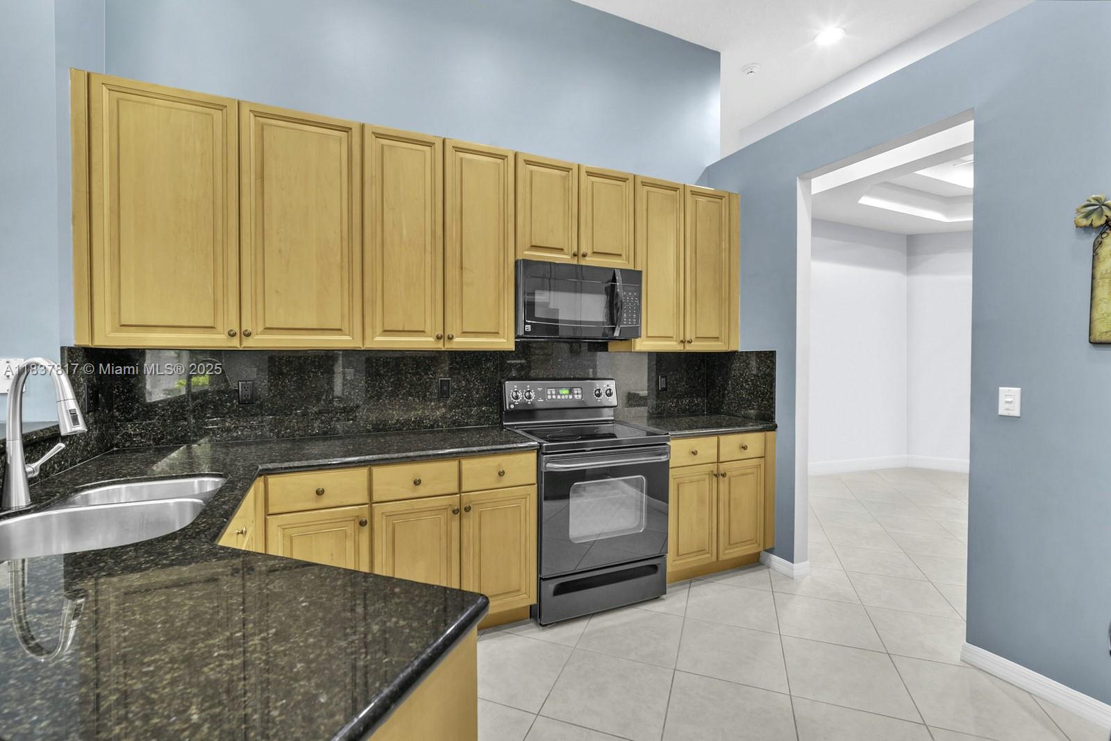 LAGO ESTATES - Residential