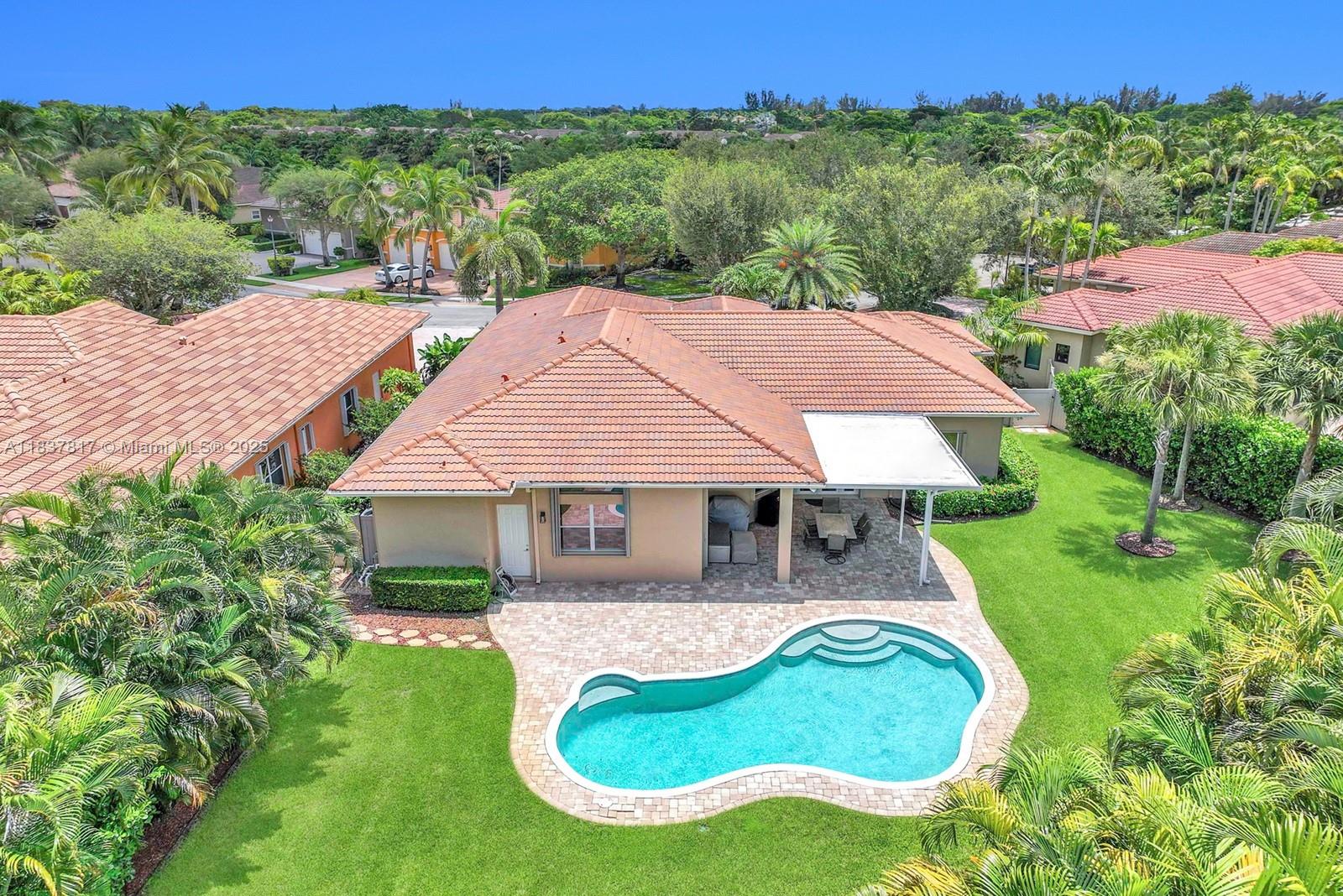 LAGO ESTATES - Residential