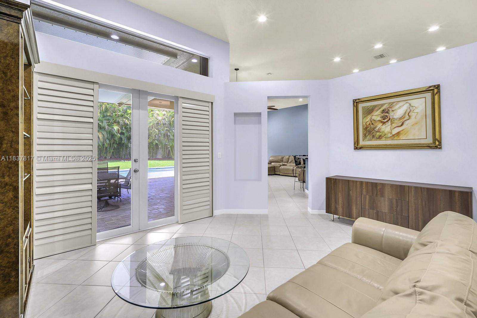 LAGO ESTATES - Residential